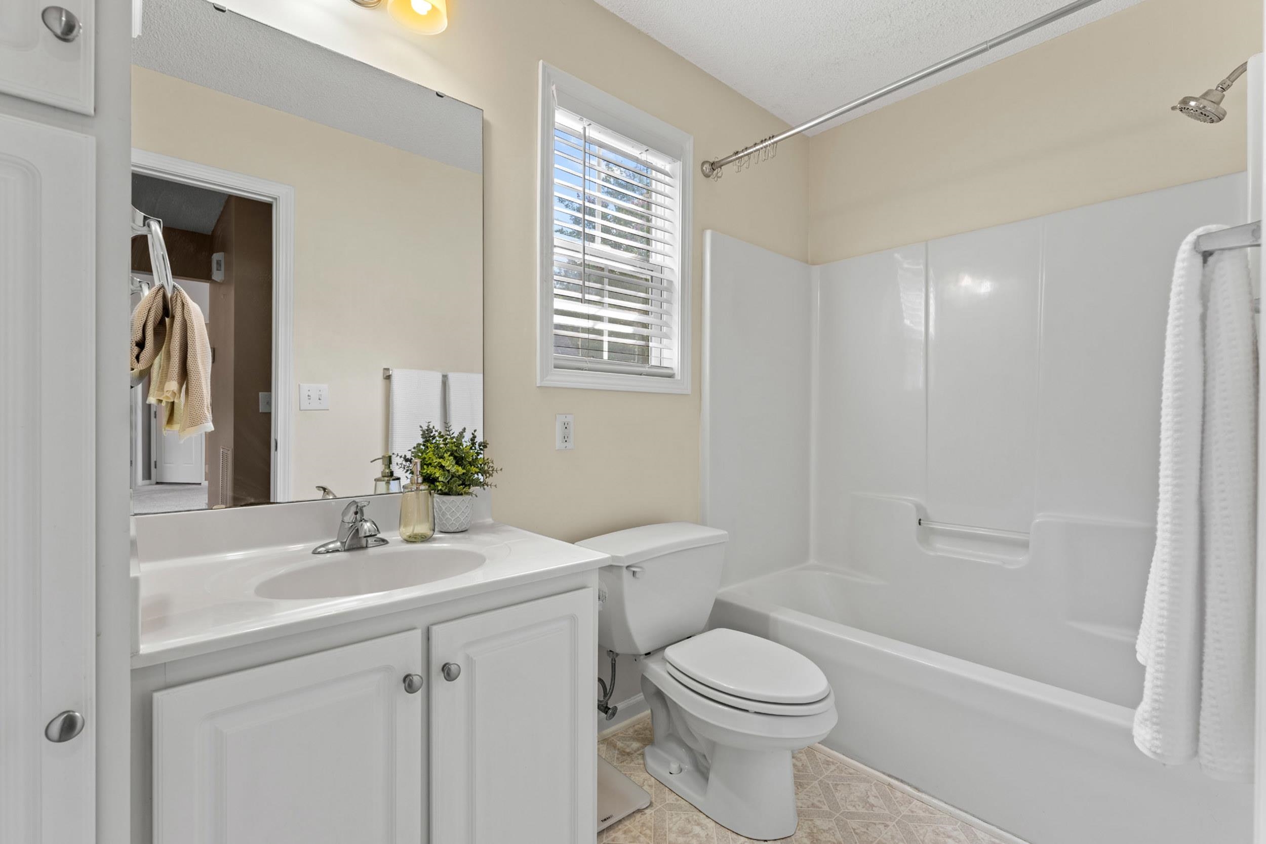 1111 Dunwoody Drive Property Photo 25