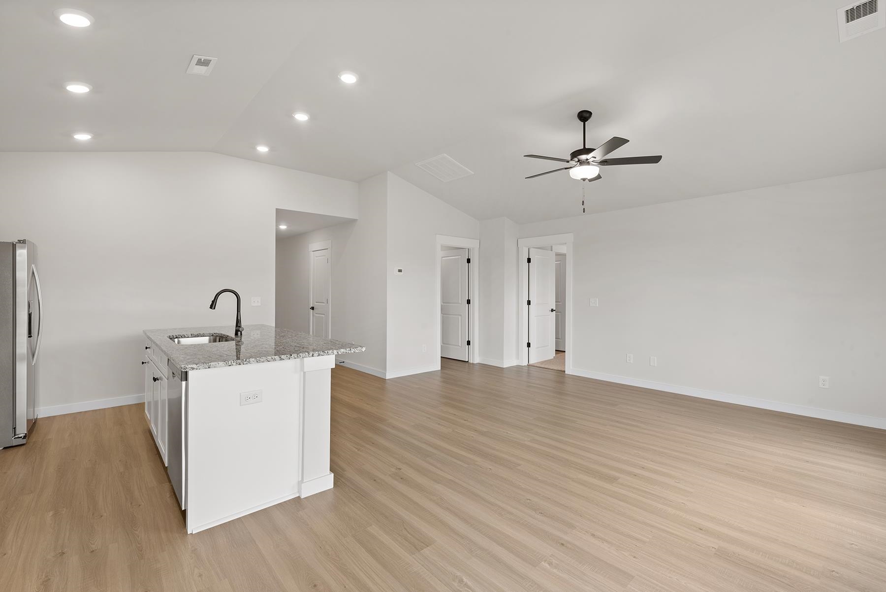 423 West Claywalk Road Property Photo 3