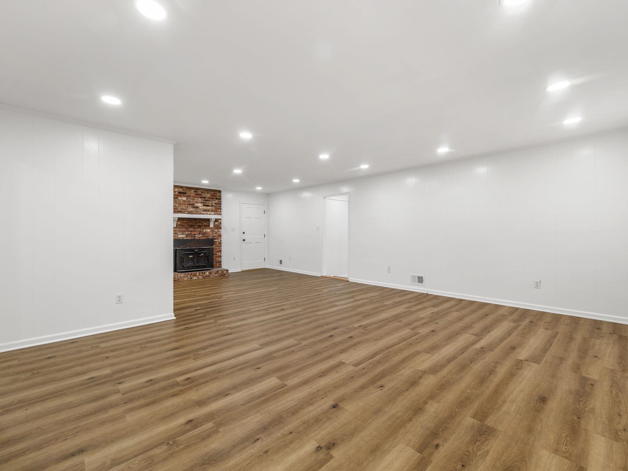 175 Foster St Property Photo 7