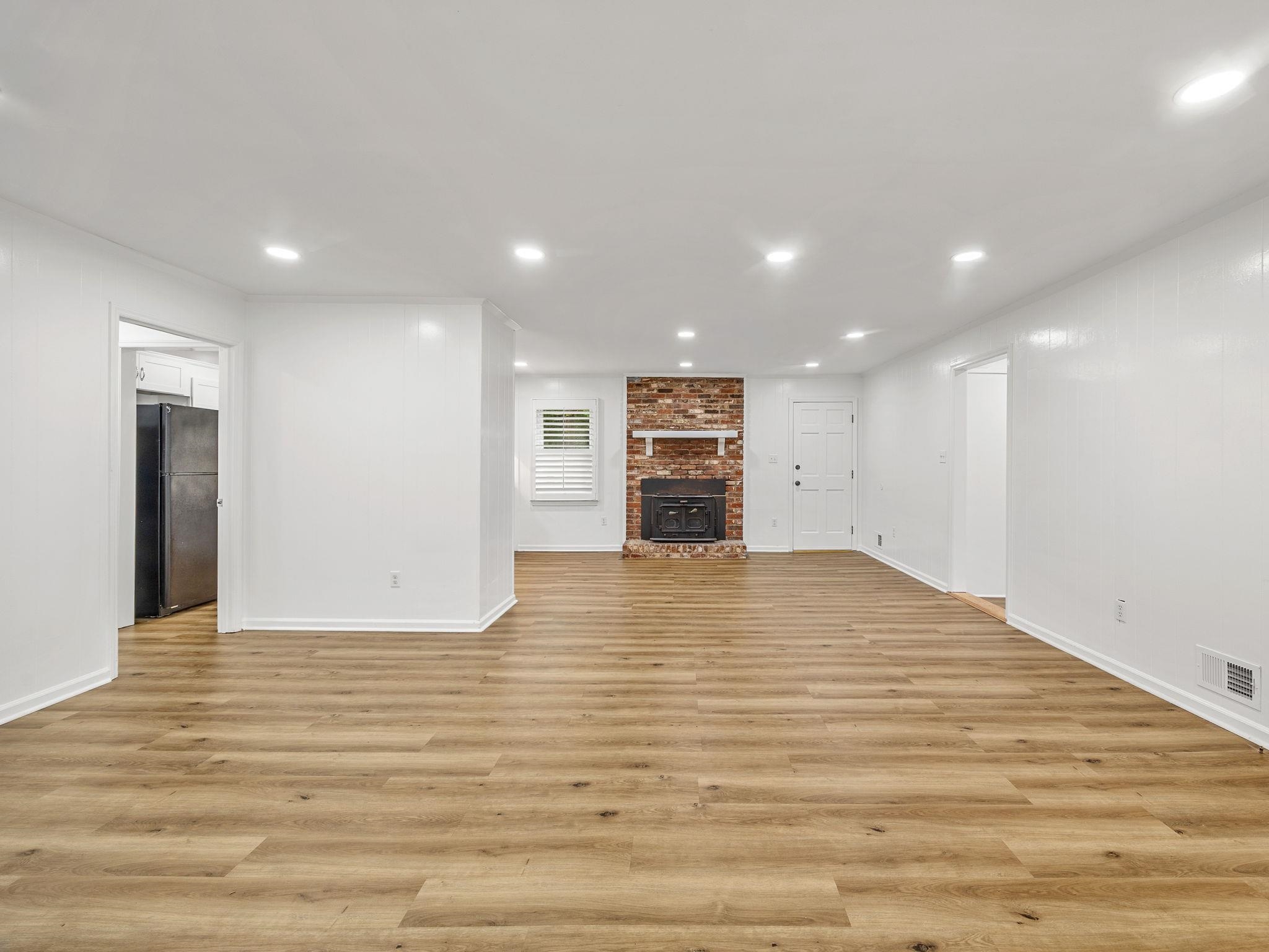 175 Foster St Property Photo 8