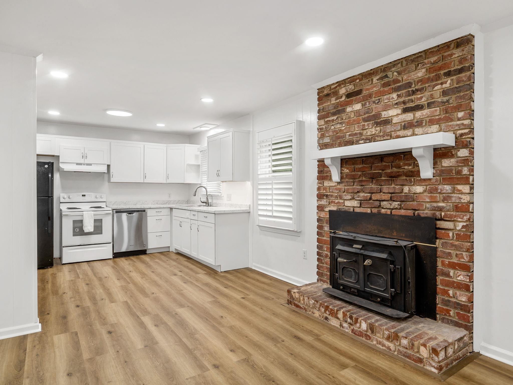 175 Foster St Property Photo 12