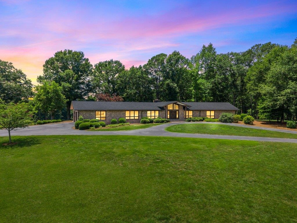 110 Racetrack Road Property Photo 2