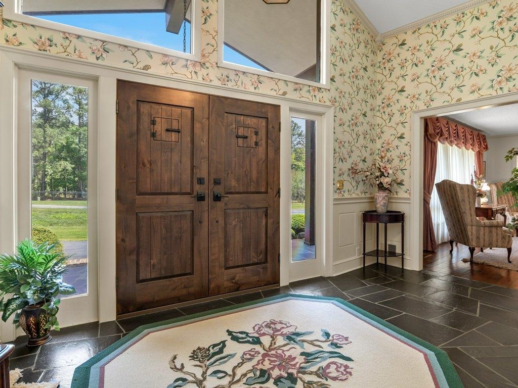 110 Racetrack Road Property Photo 4
