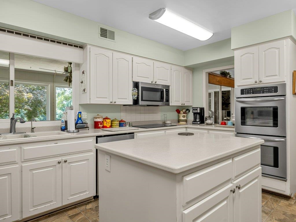 110 Racetrack Road Property Photo 13