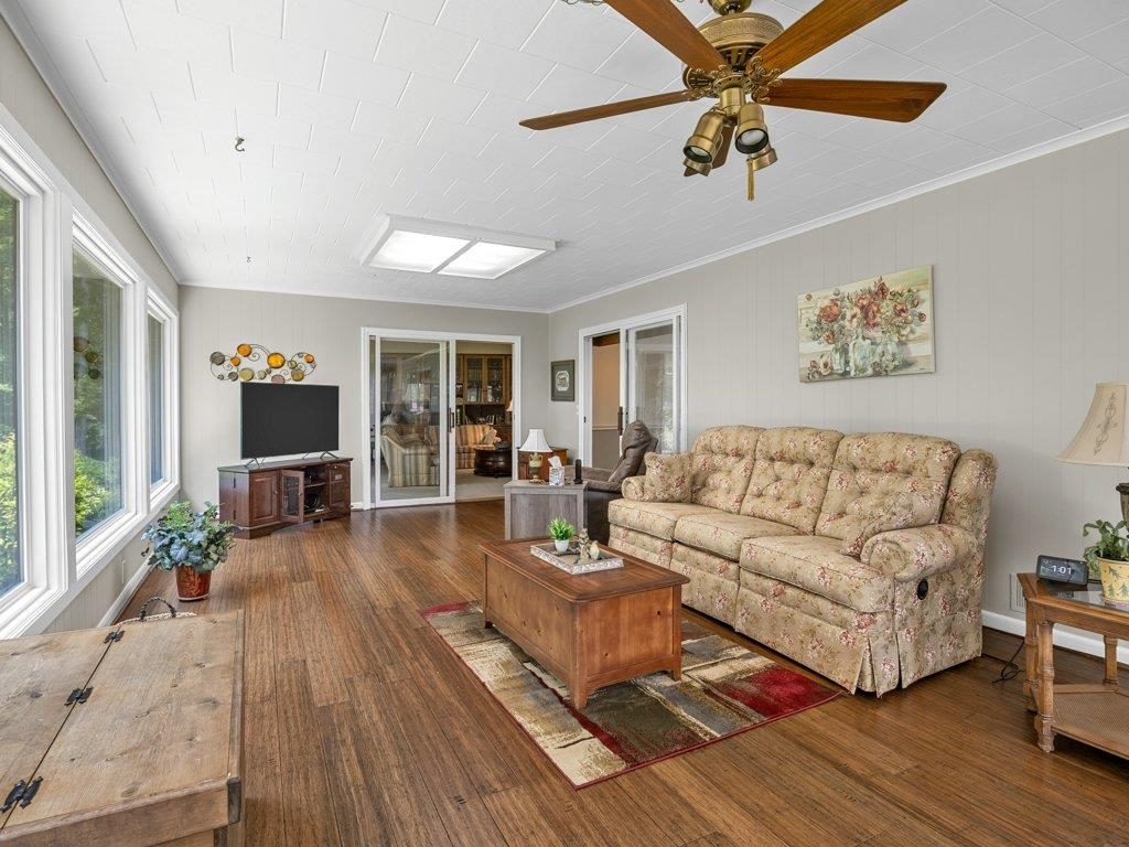 110 Racetrack Road Property Photo 16