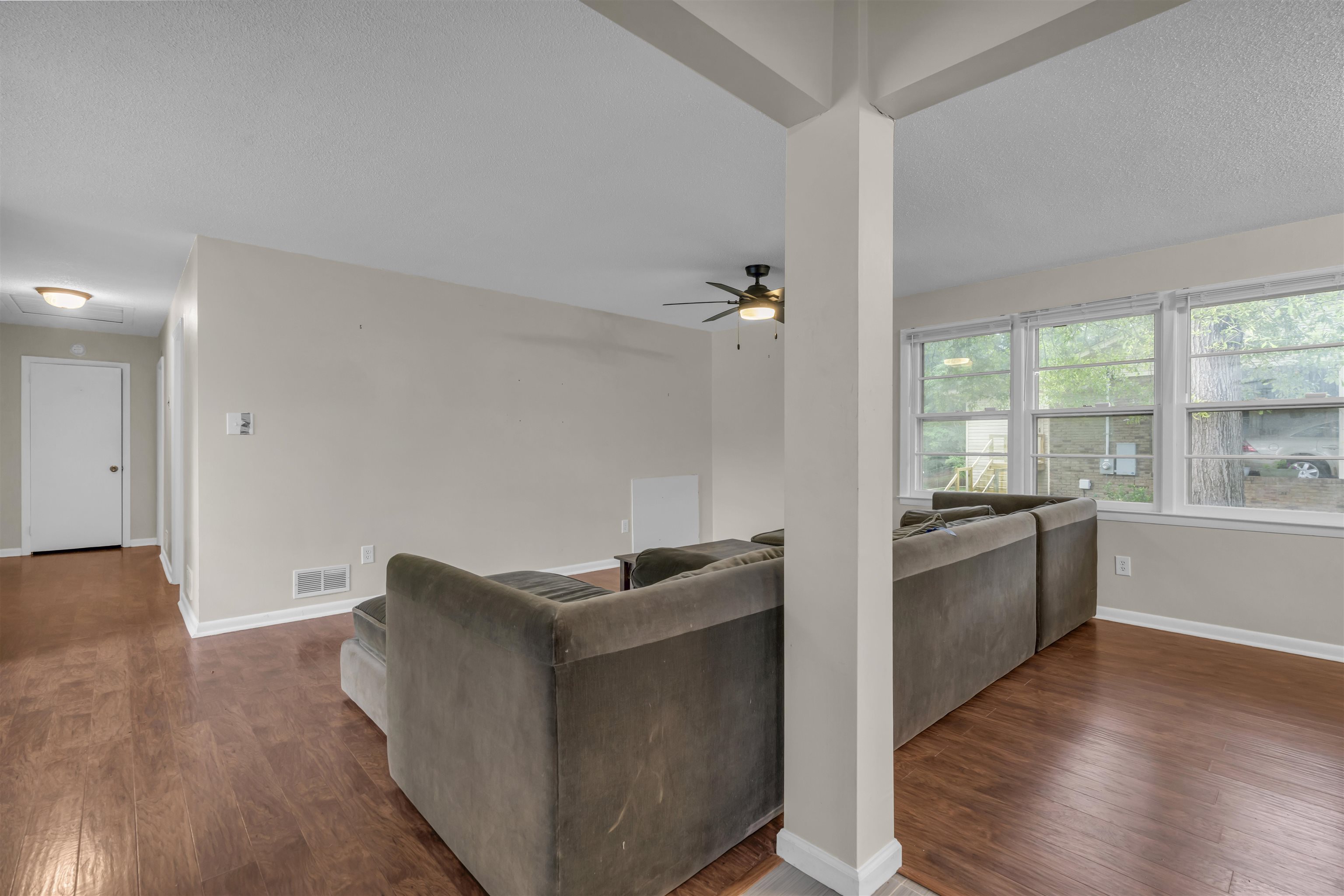 1070 Hopkins Street Property Photo 4