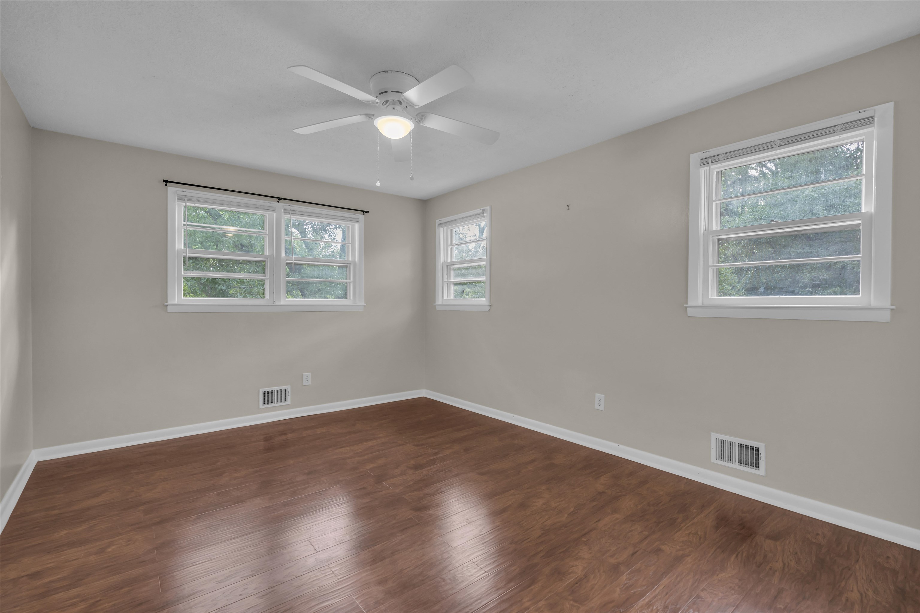 1070 Hopkins Street Property Photo 9