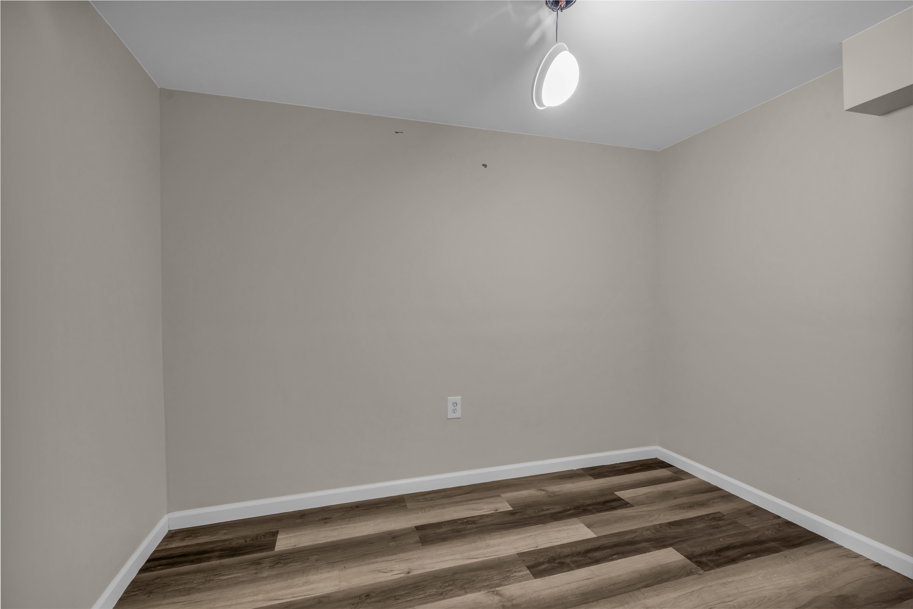 1070 Hopkins Street Property Photo 17