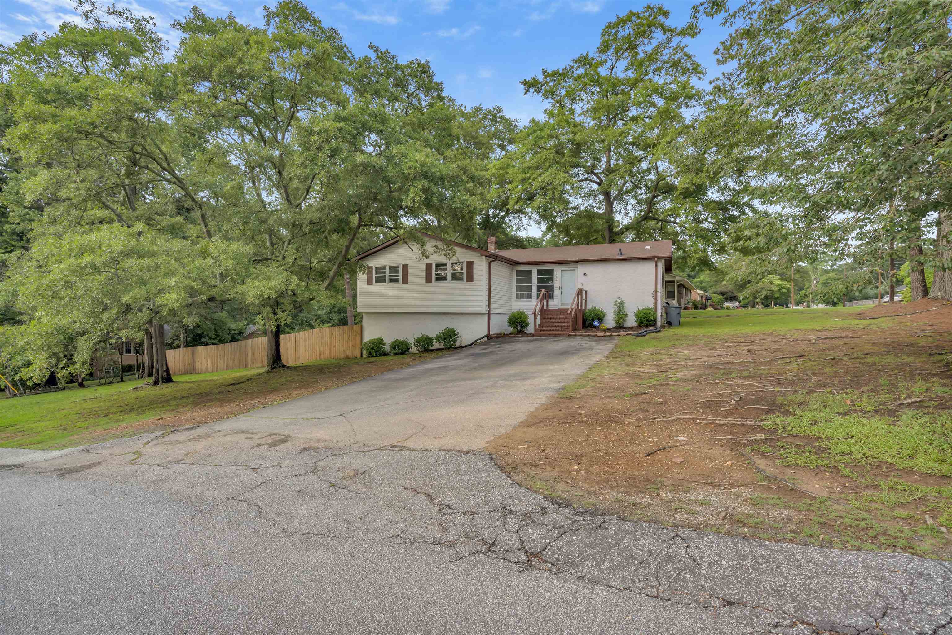 1070 Hopkins Street Property Photo 21