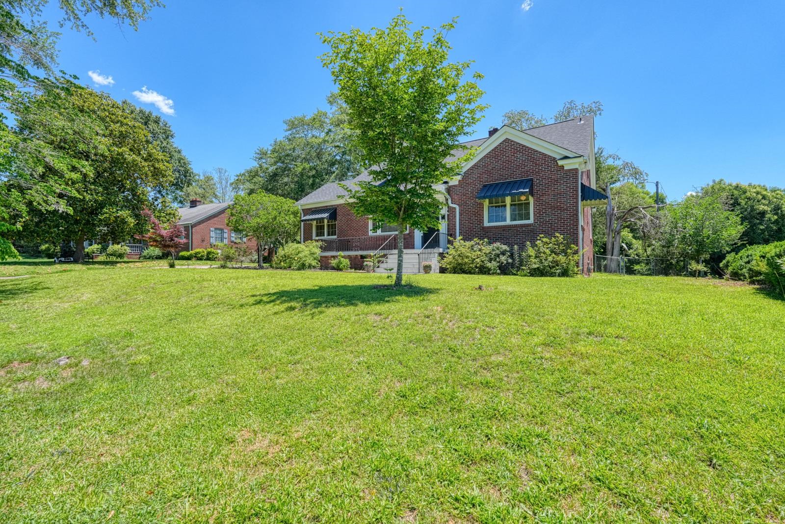 171 E Victoria Road Property Photo 2