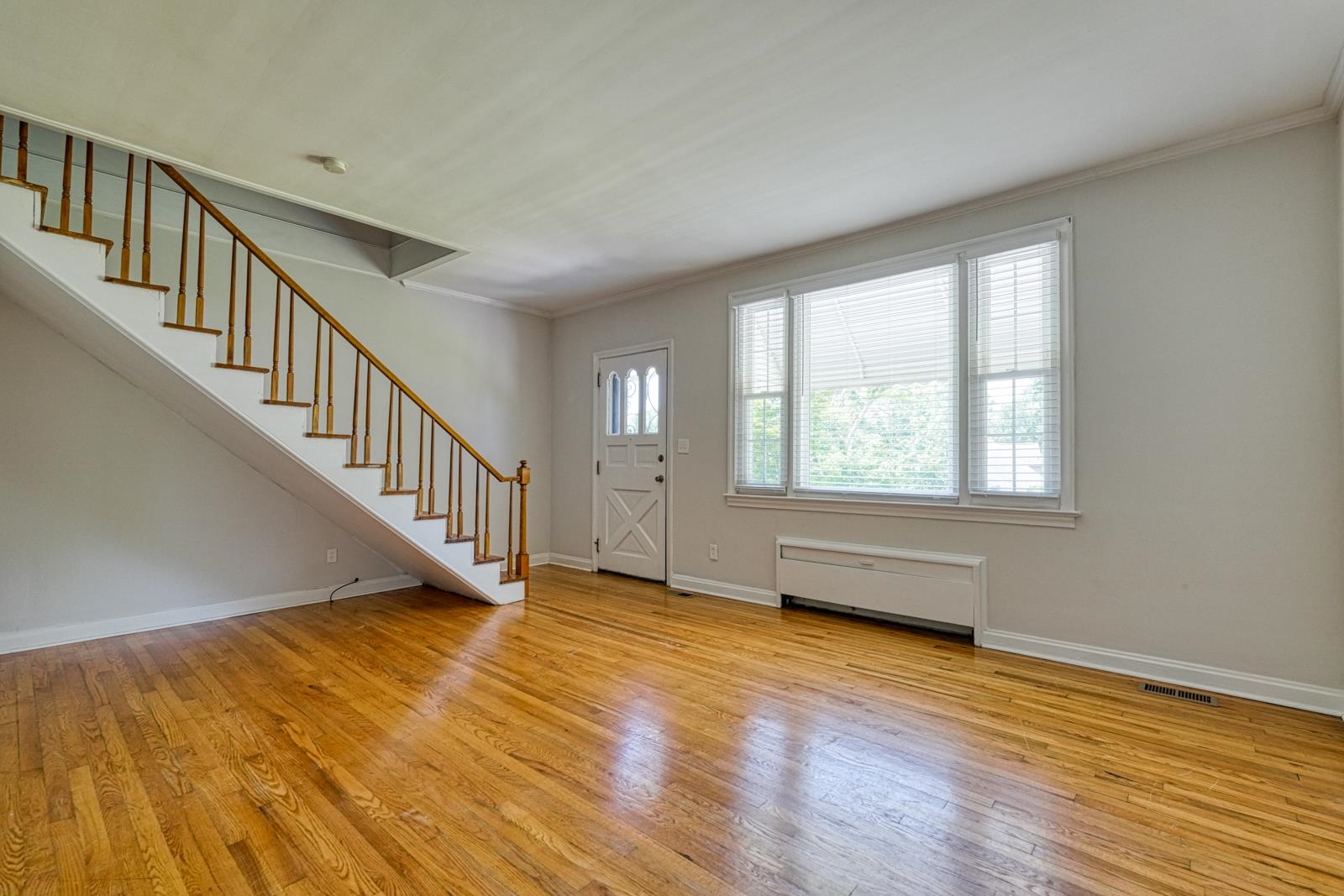 171 E Victoria Road Property Photo 3