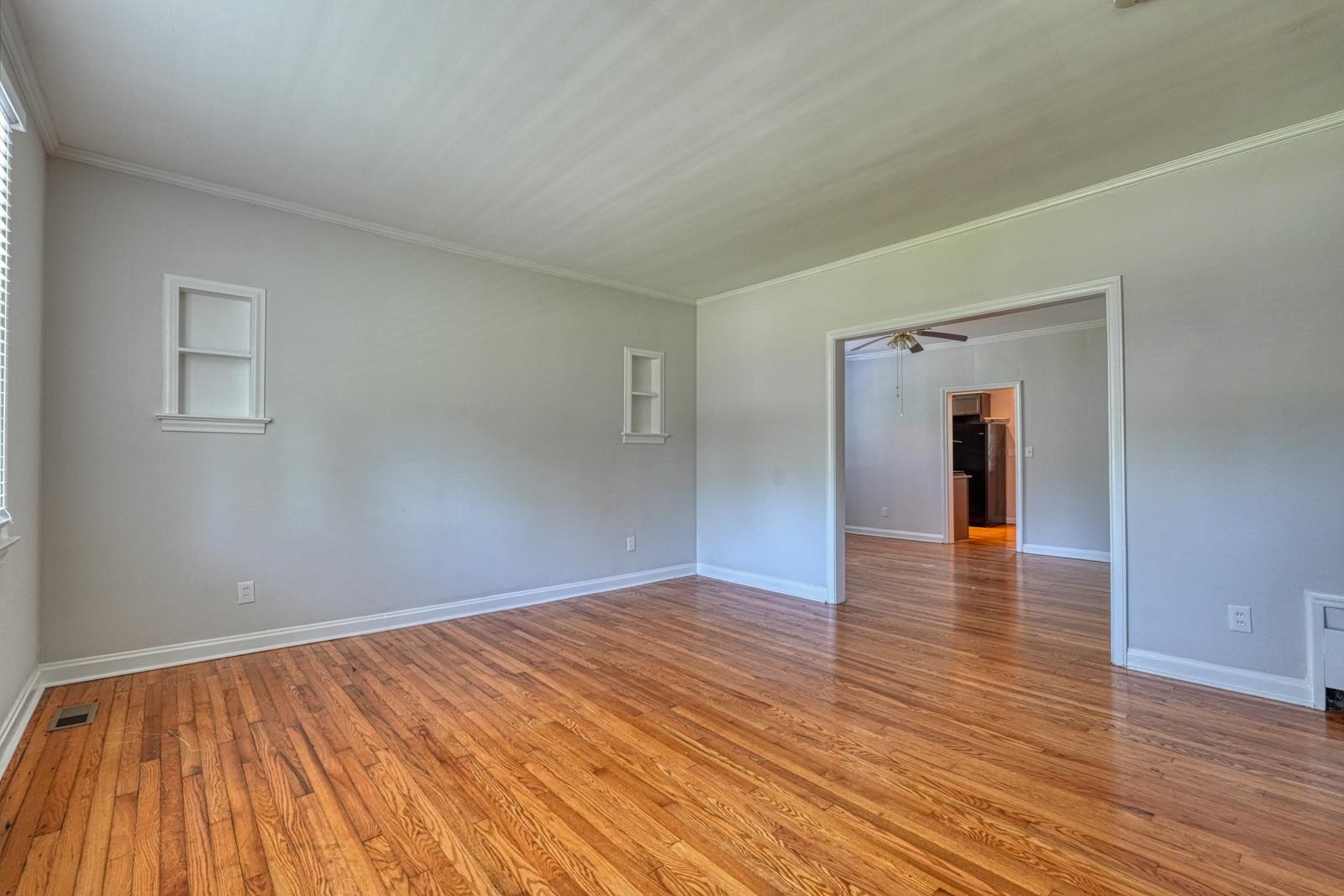171 E Victoria Road Property Photo 5