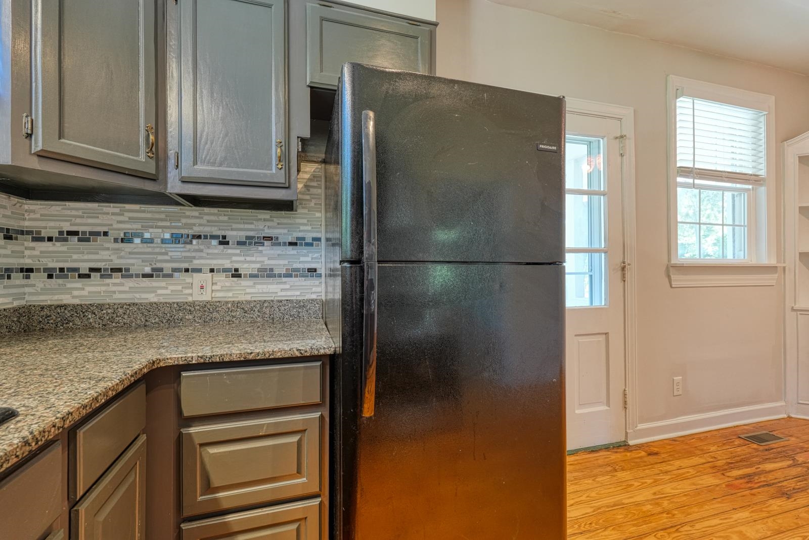 171 E Victoria Road Property Photo 9