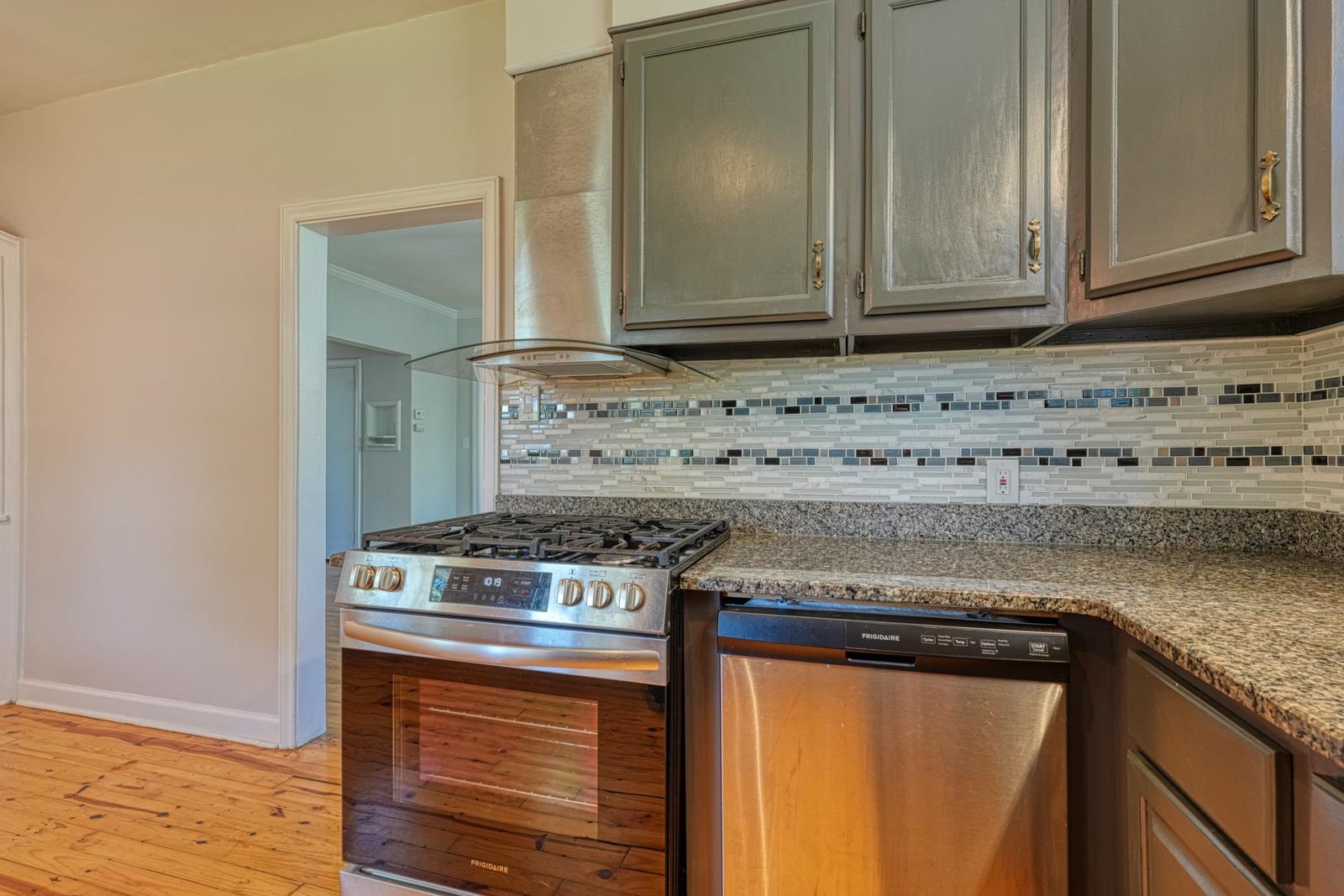 171 E Victoria Road Property Photo 10