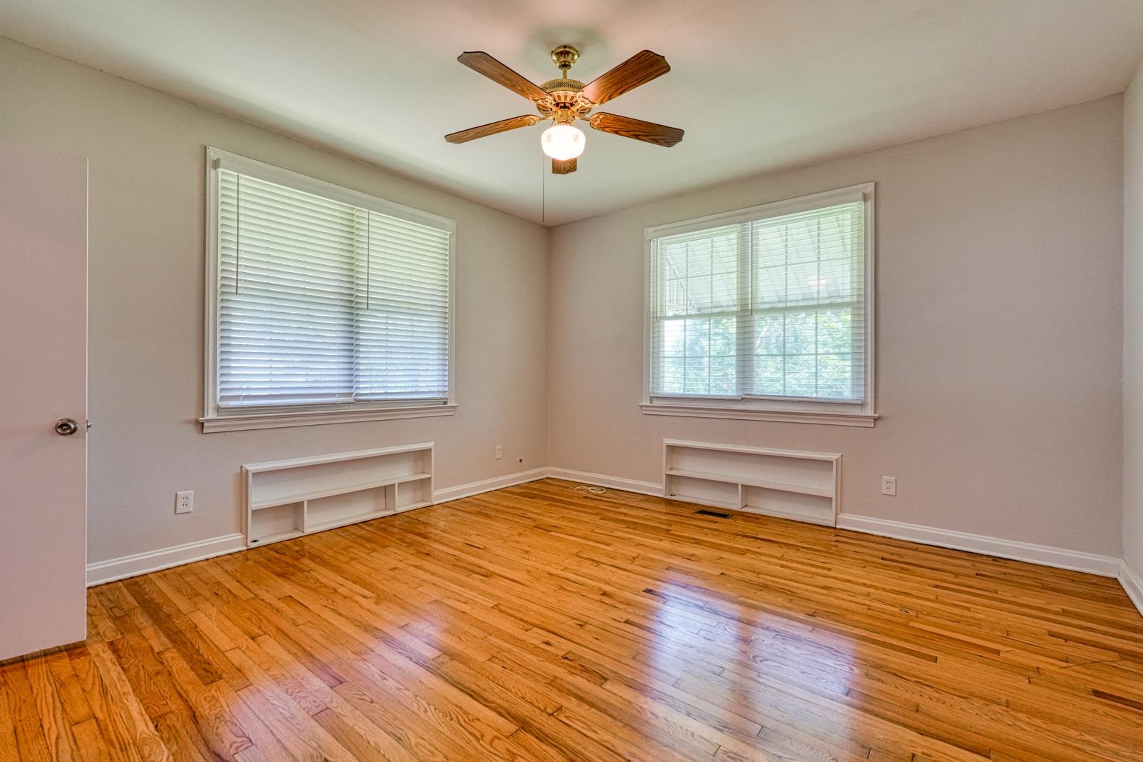 171 E Victoria Road Property Photo 19