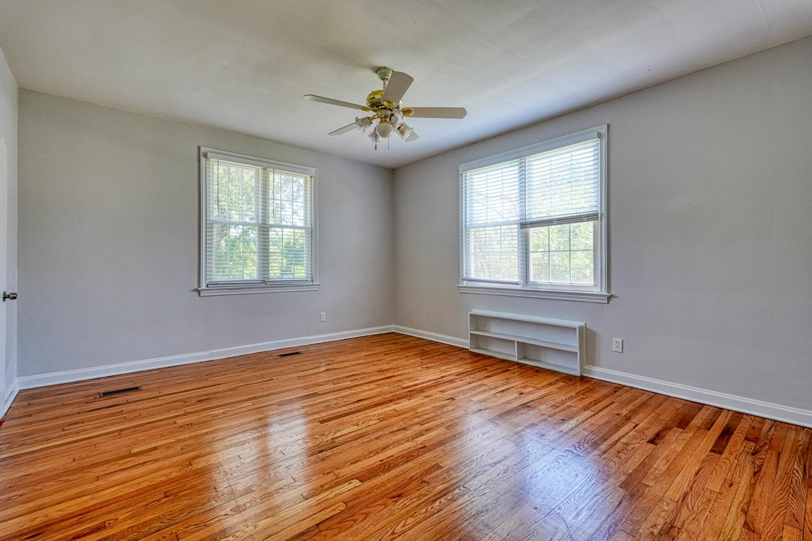 171 E Victoria Road Property Photo 24