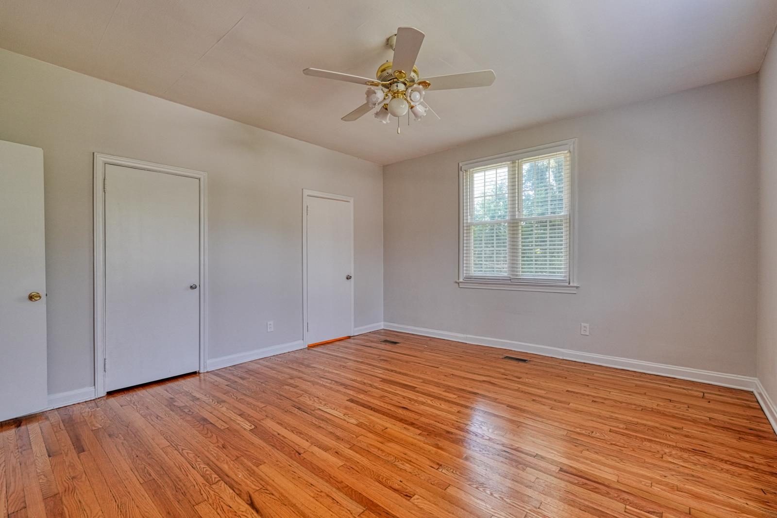 171 E Victoria Road Property Photo 25