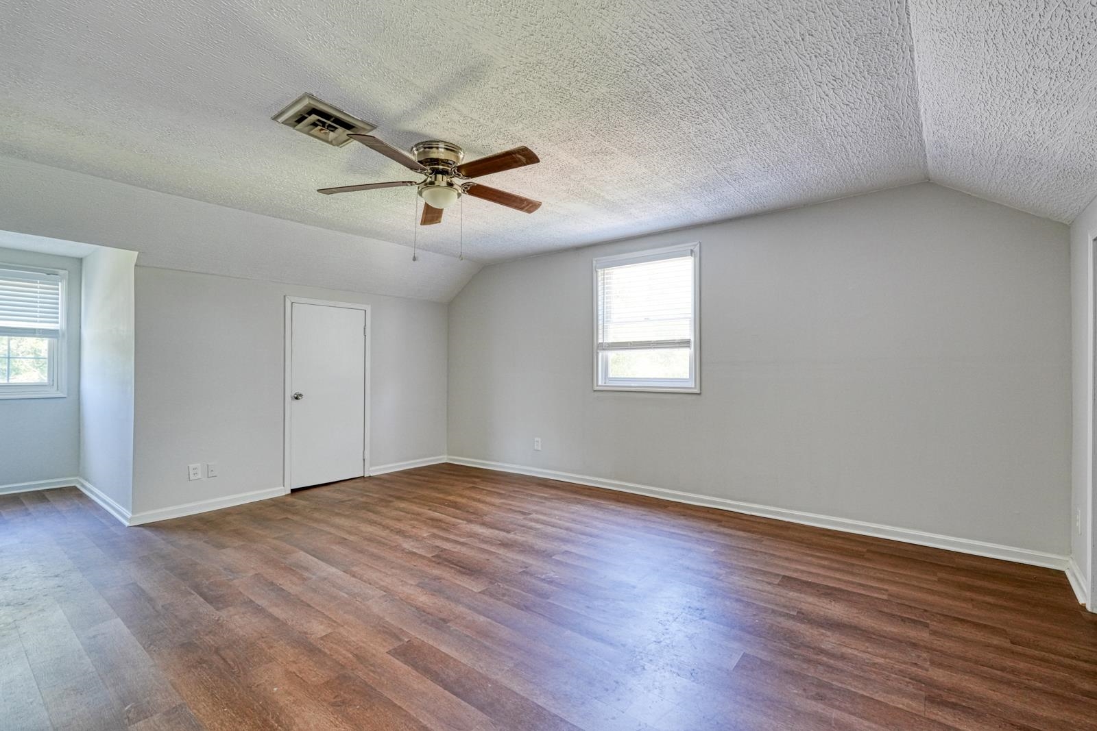 171 E Victoria Road Property Photo 29