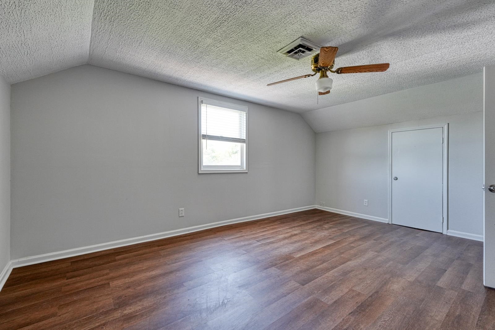 171 E Victoria Road Property Photo 31