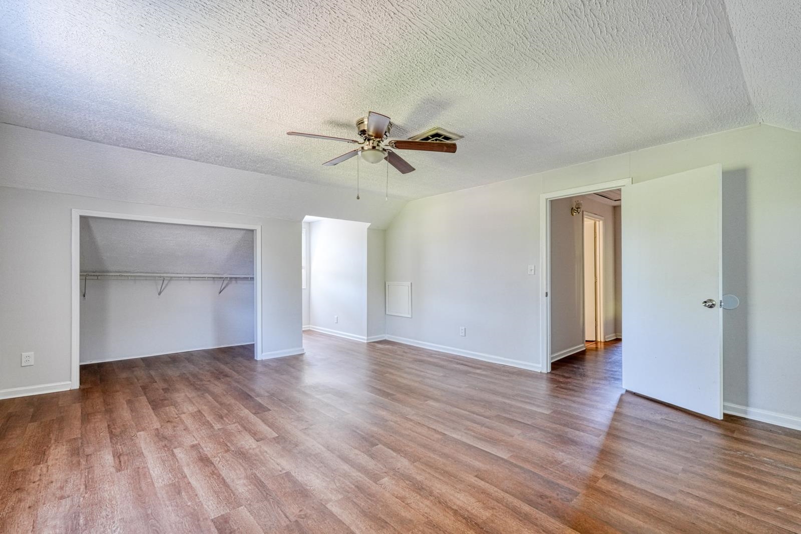 171 E Victoria Road Property Photo 32