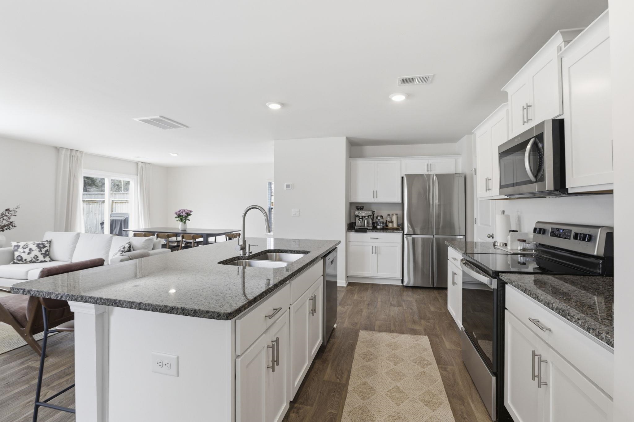 4402 Remington Avenue Property Photo 6
