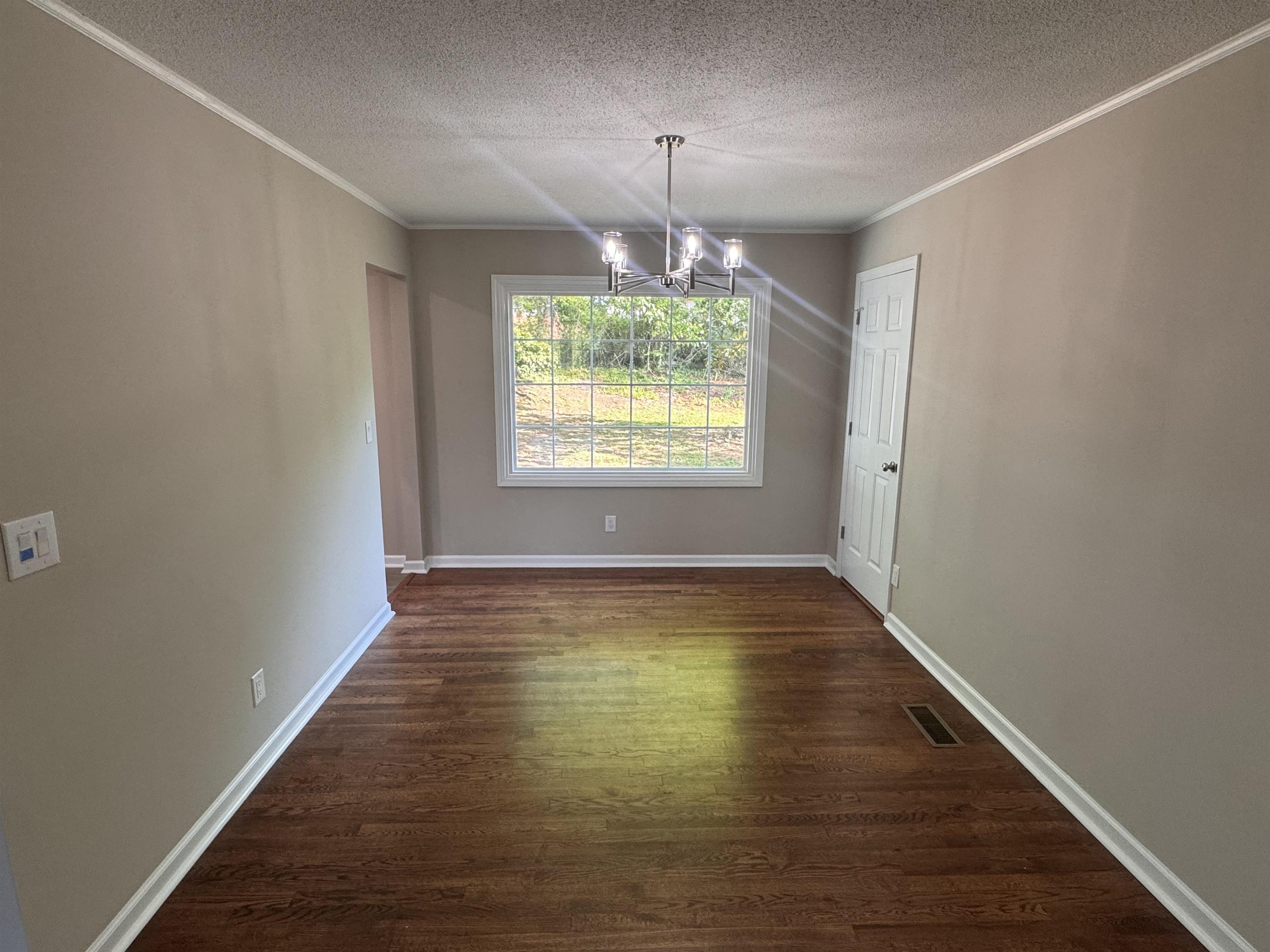 385 Wall Street Property Photo 19