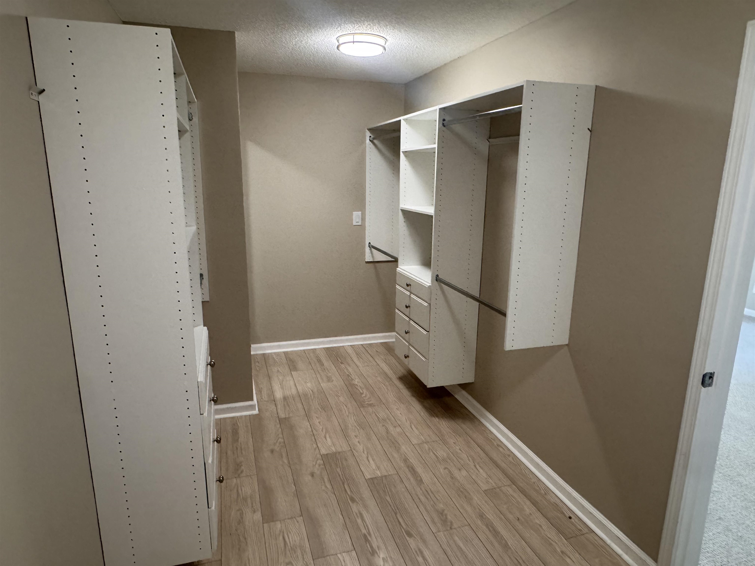 385 Wall Street Property Photo 21