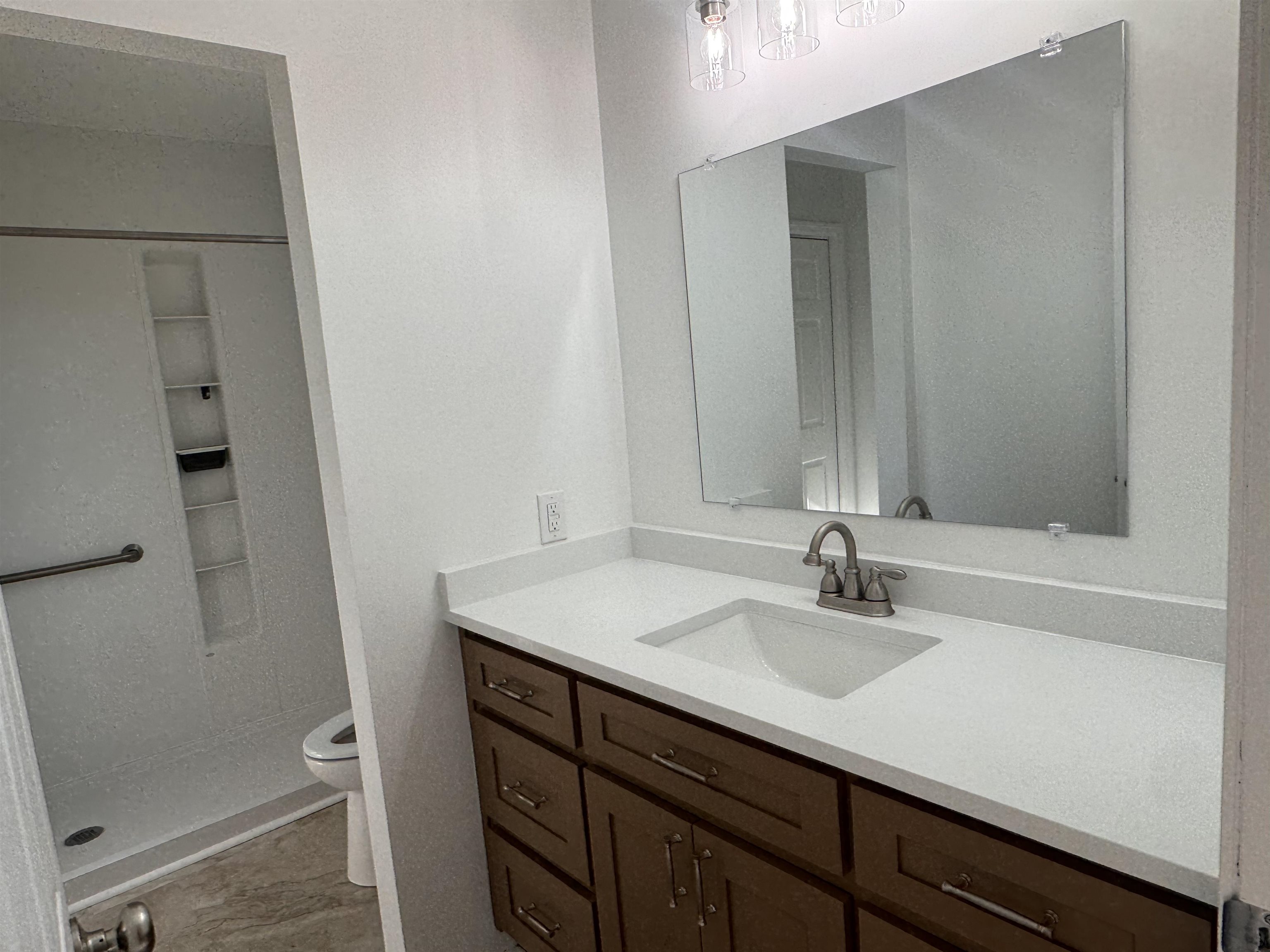 385 Wall Street Property Photo 23