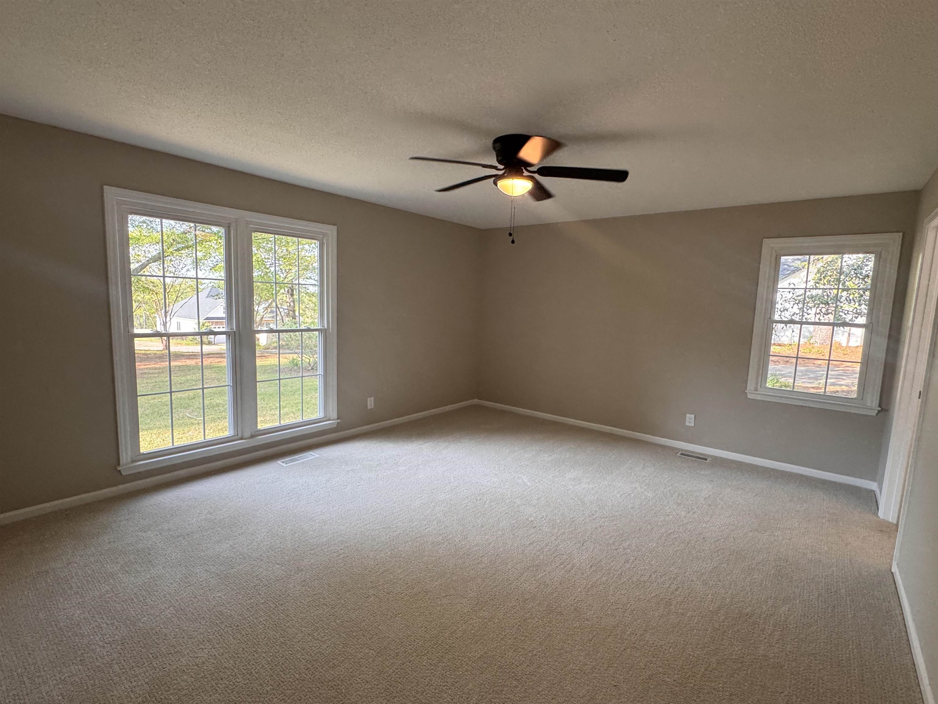 385 Wall Street Property Photo 32