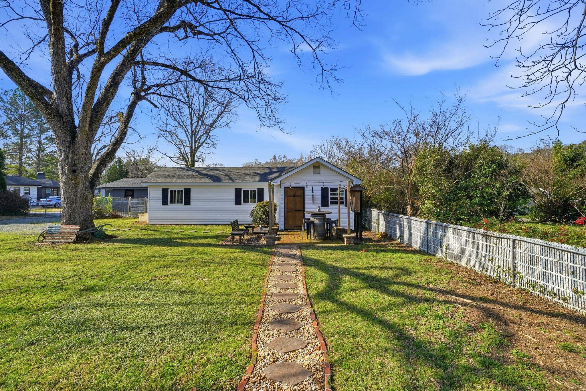208 E Fairview Avenue Property Photo 6