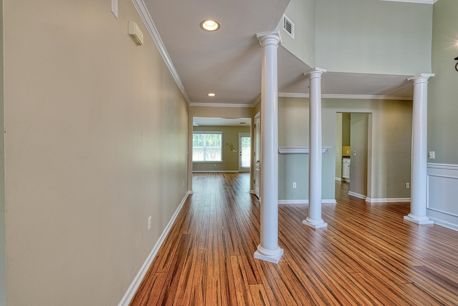 831 Vandenburg Drive Property Photo 6