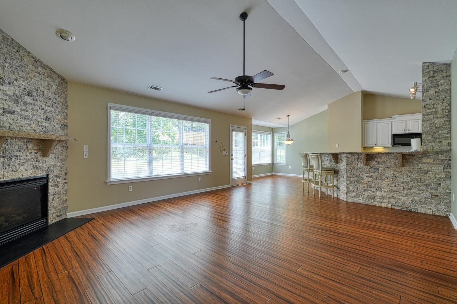 831 Vandenburg Drive Property Photo 11