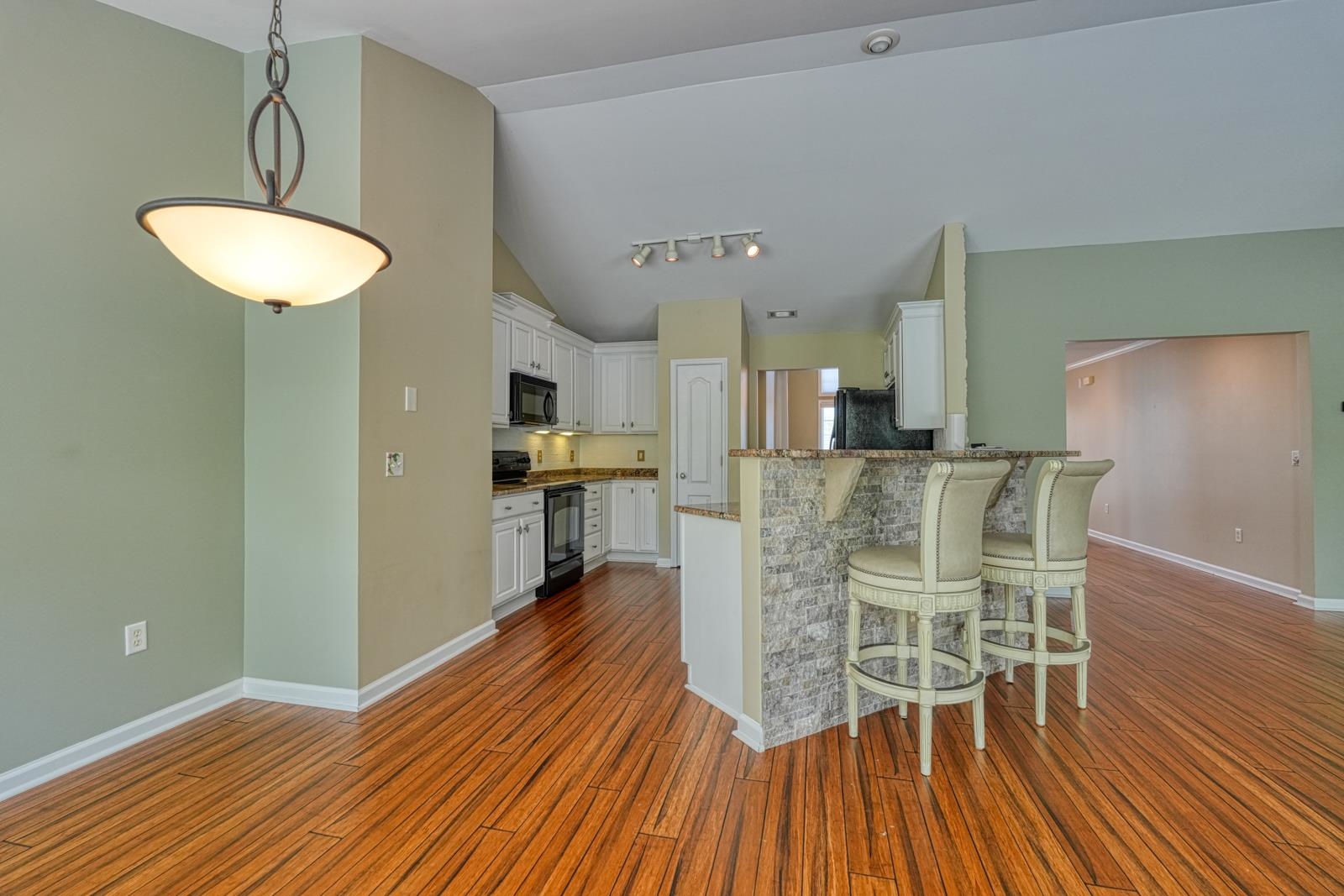 831 Vandenburg Drive Property Photo 13