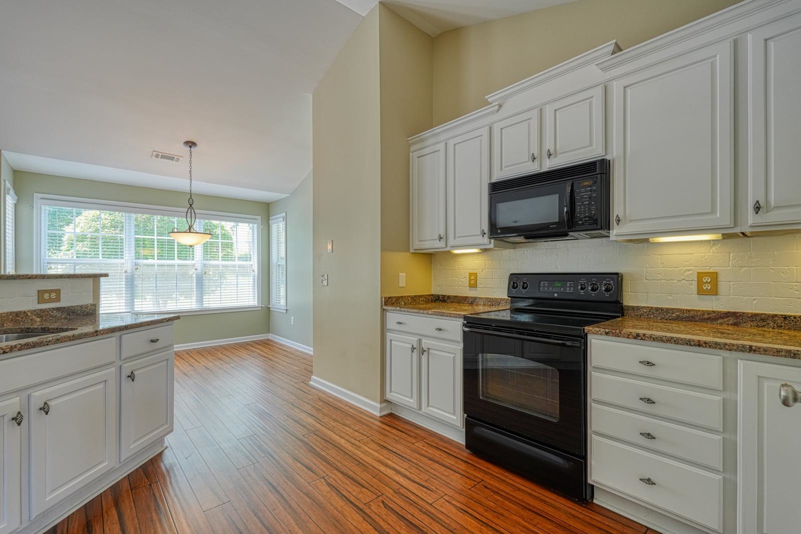 831 Vandenburg Drive Property Photo 14
