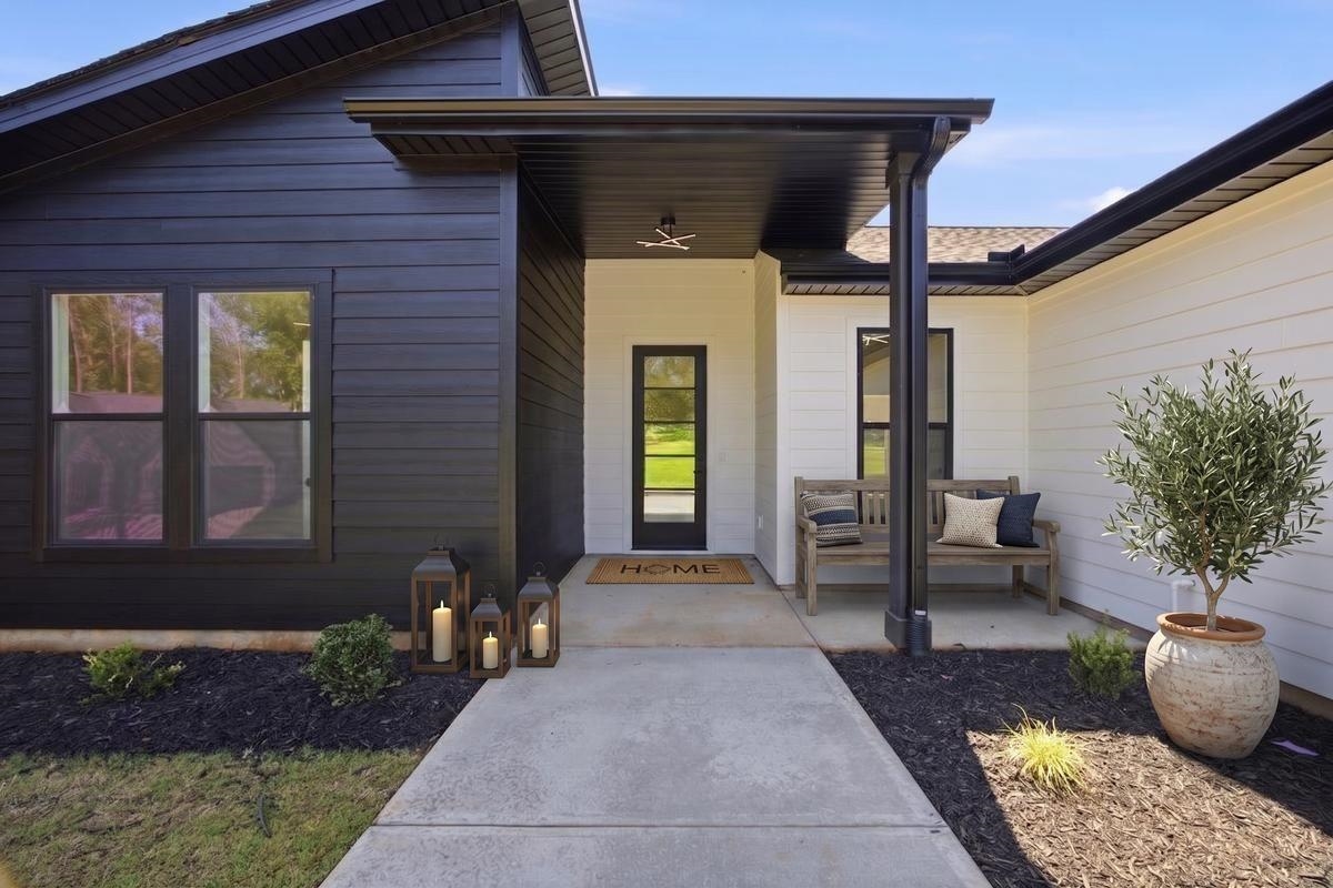 2027 Blessed Drive Property Photo 2