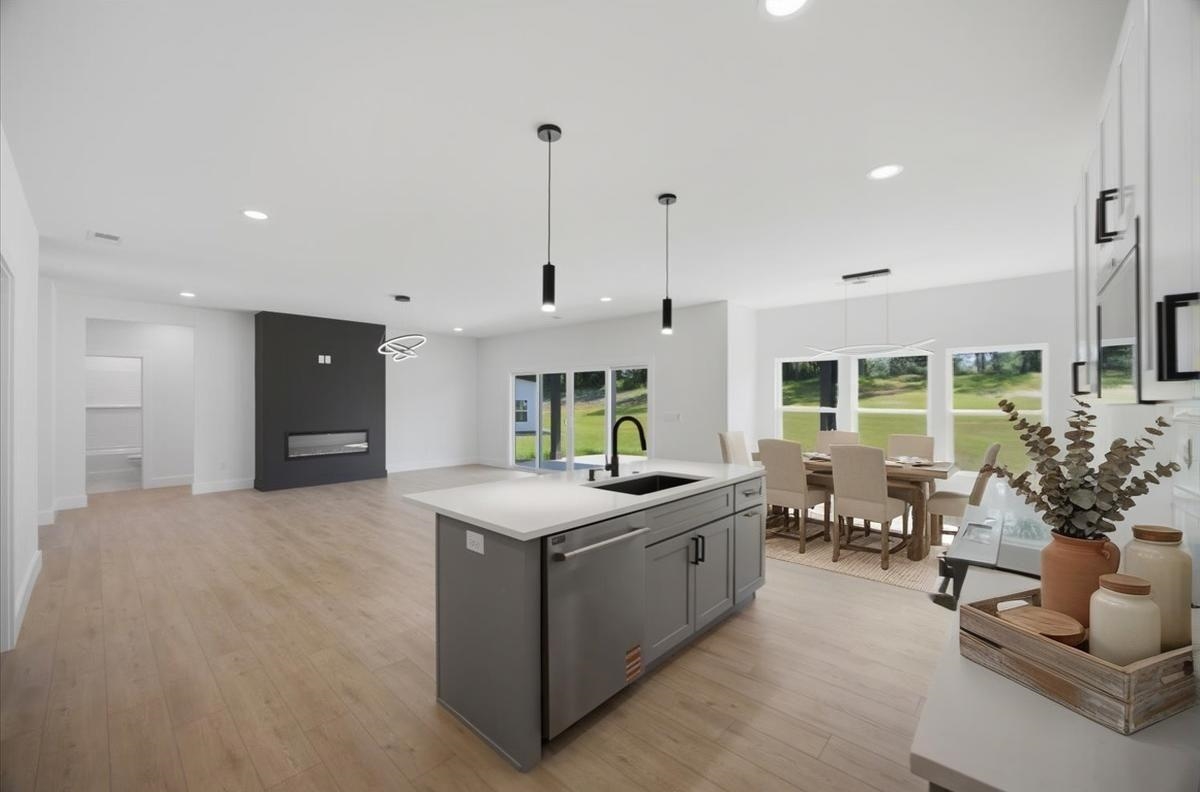 2027 Blessed Drive Property Photo 7