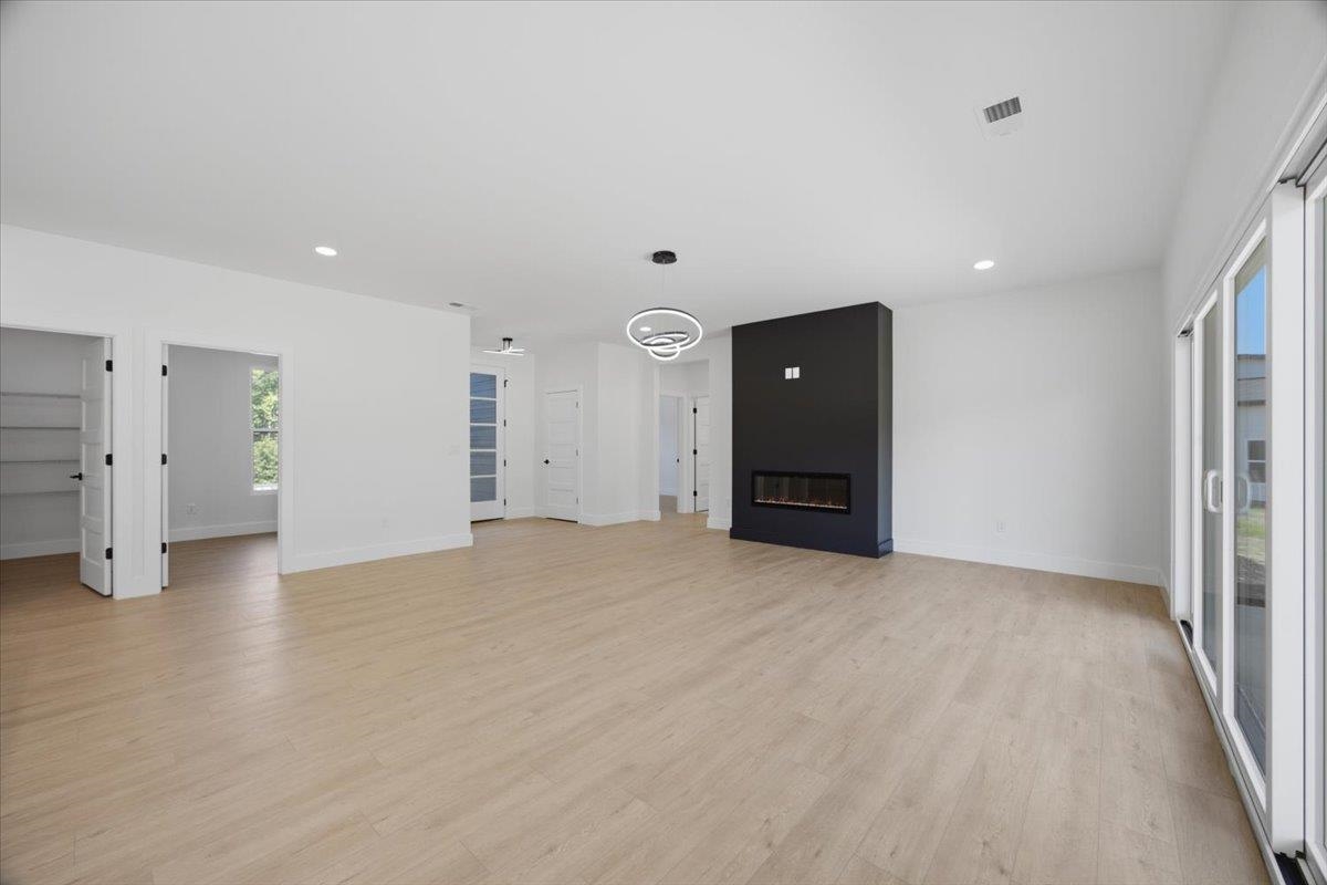 2027 Blessed Drive Property Photo 10