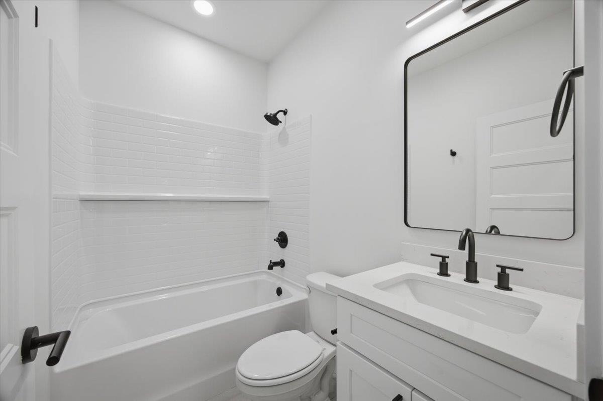 2027 Blessed Drive Property Photo 19