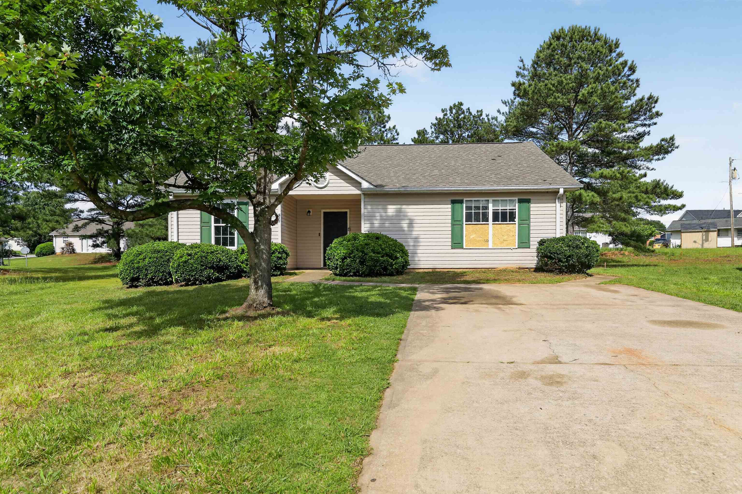 611 Basil Court Property Photo 2