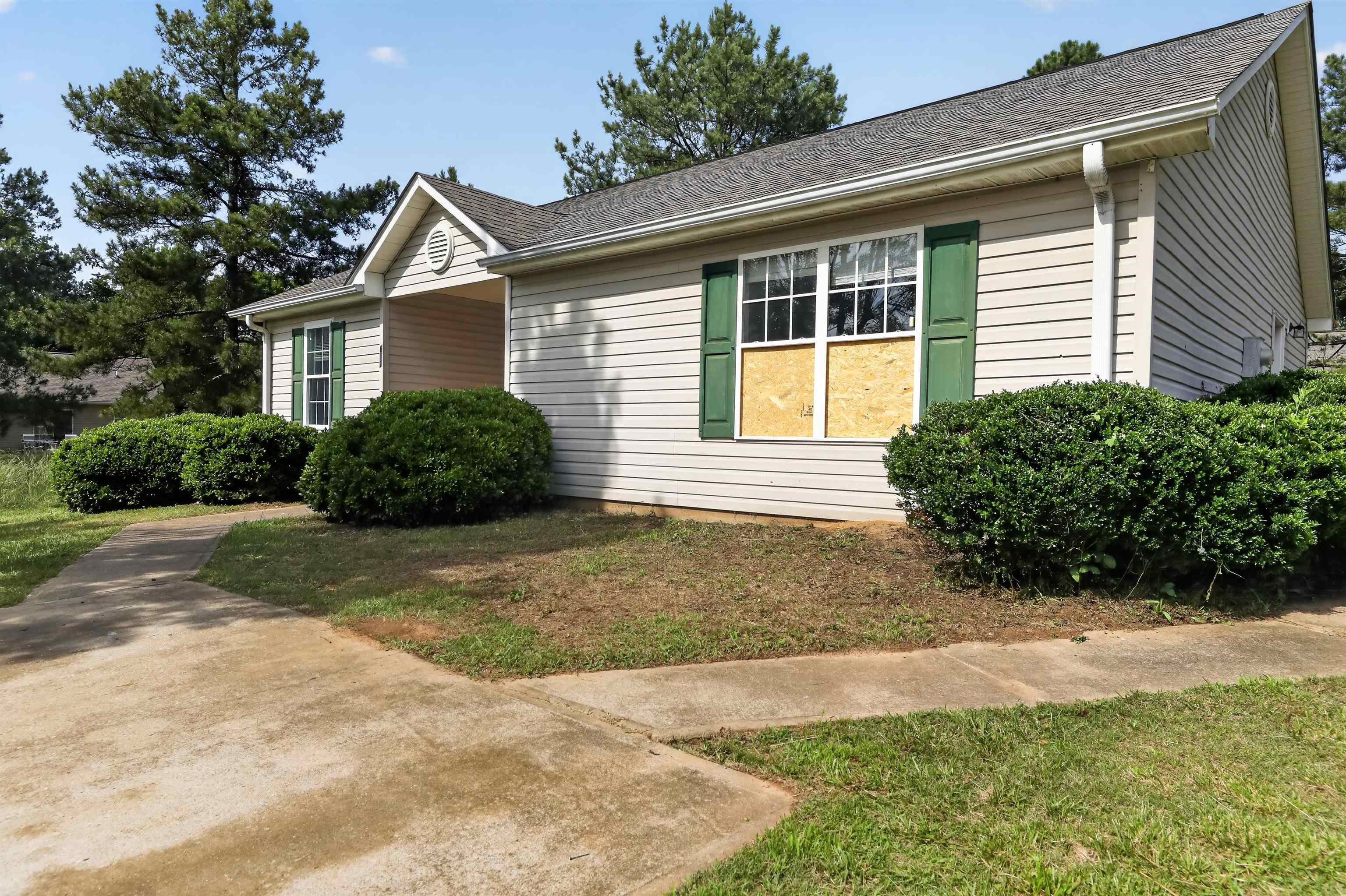 611 Basil Court Property Photo 4