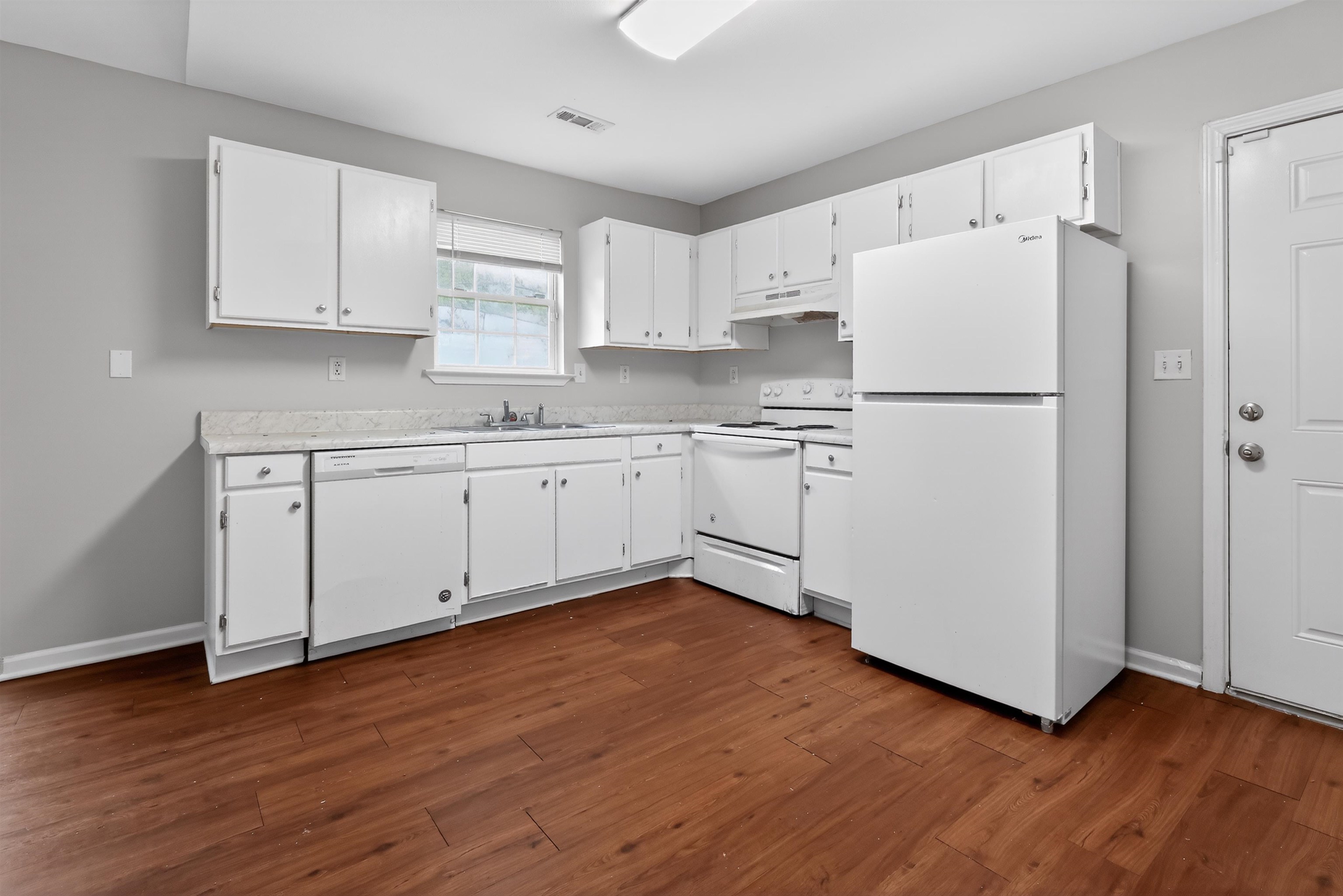 611 Basil Court Property Photo 10