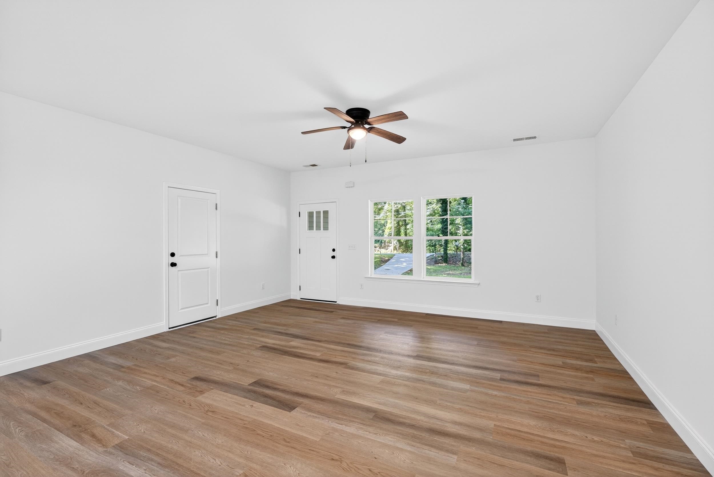 180 Anita Drive Property Photo 6