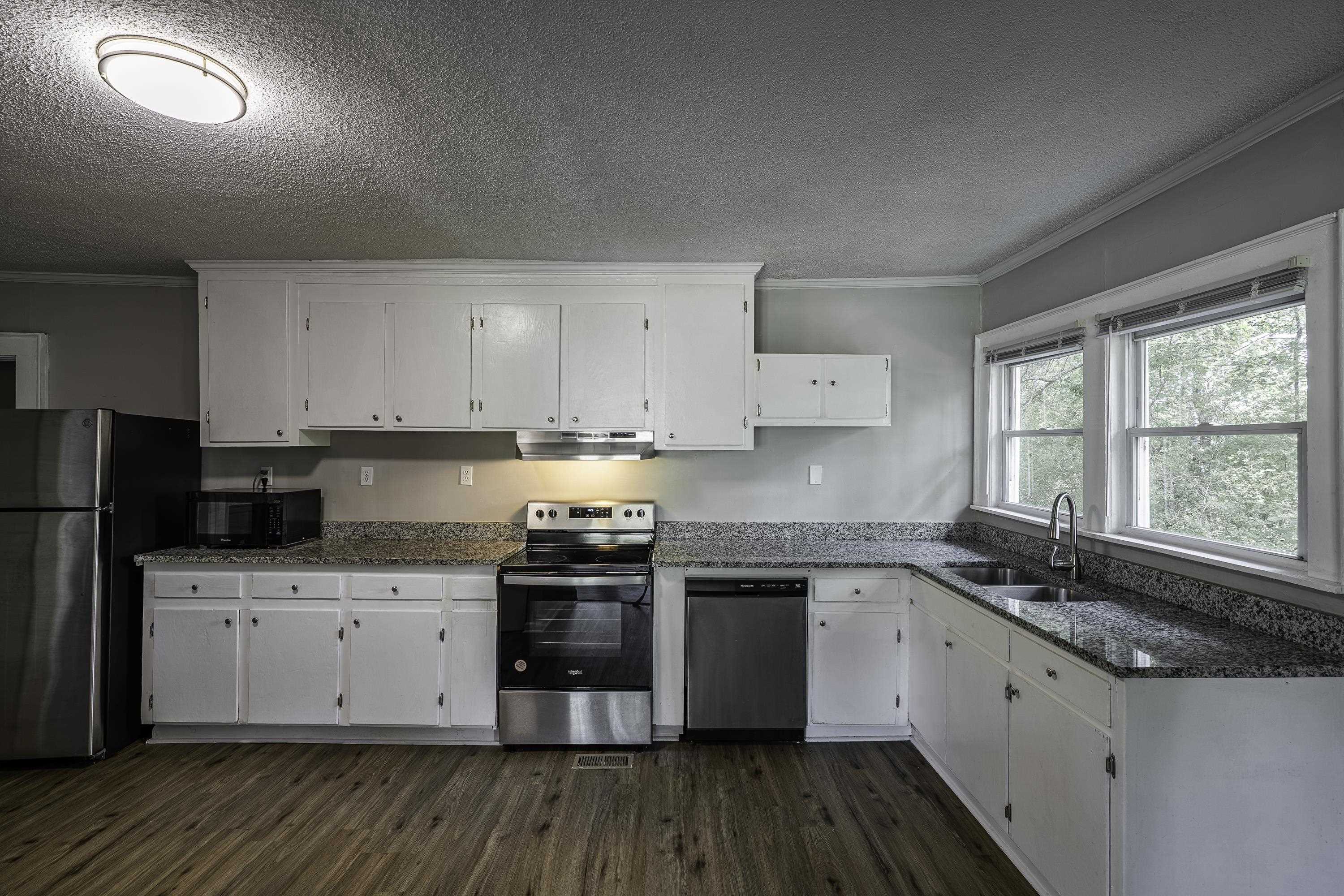 190 North Street Property Photo 6