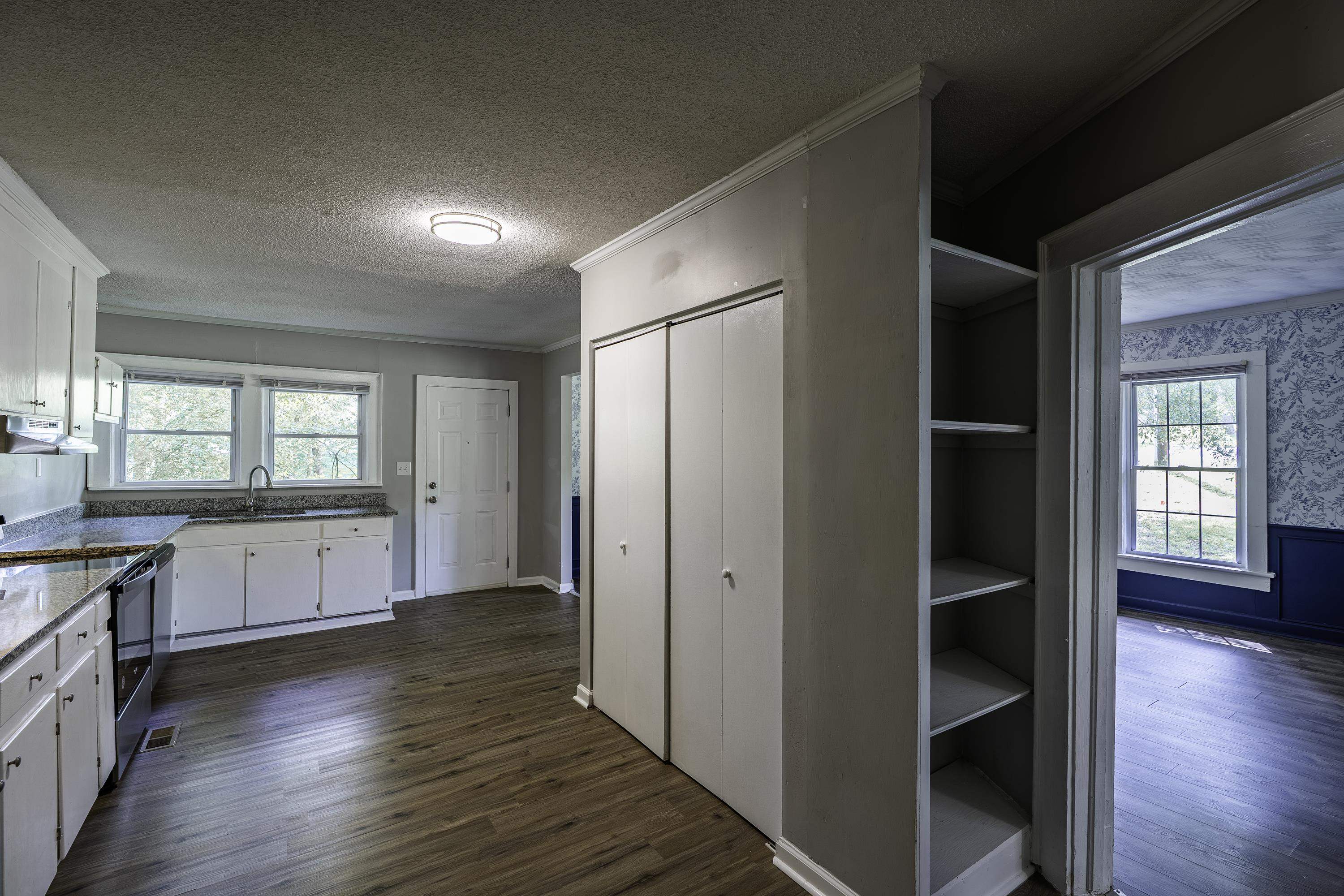 190 North Street Property Photo 10