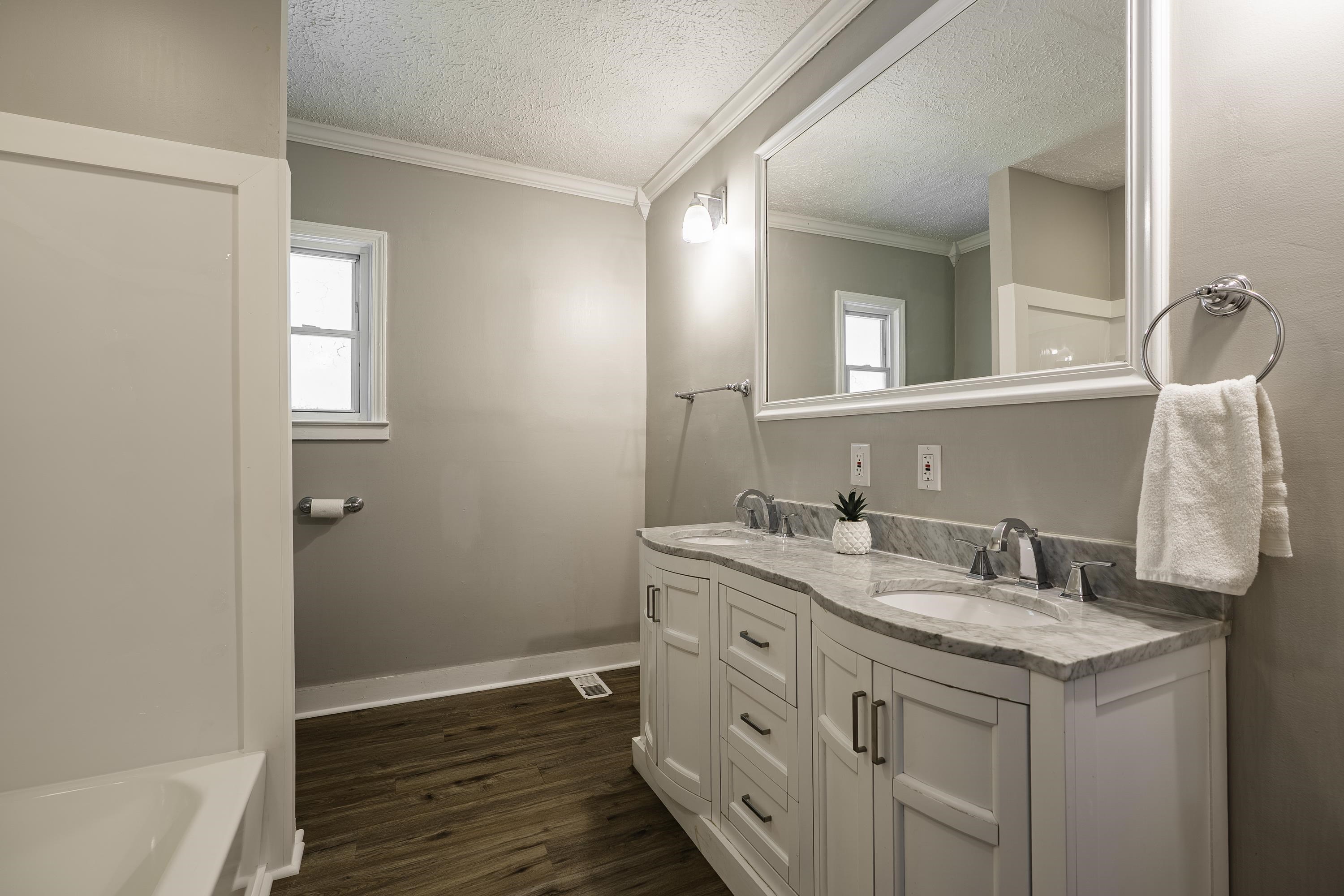 190 North Street Property Photo 18