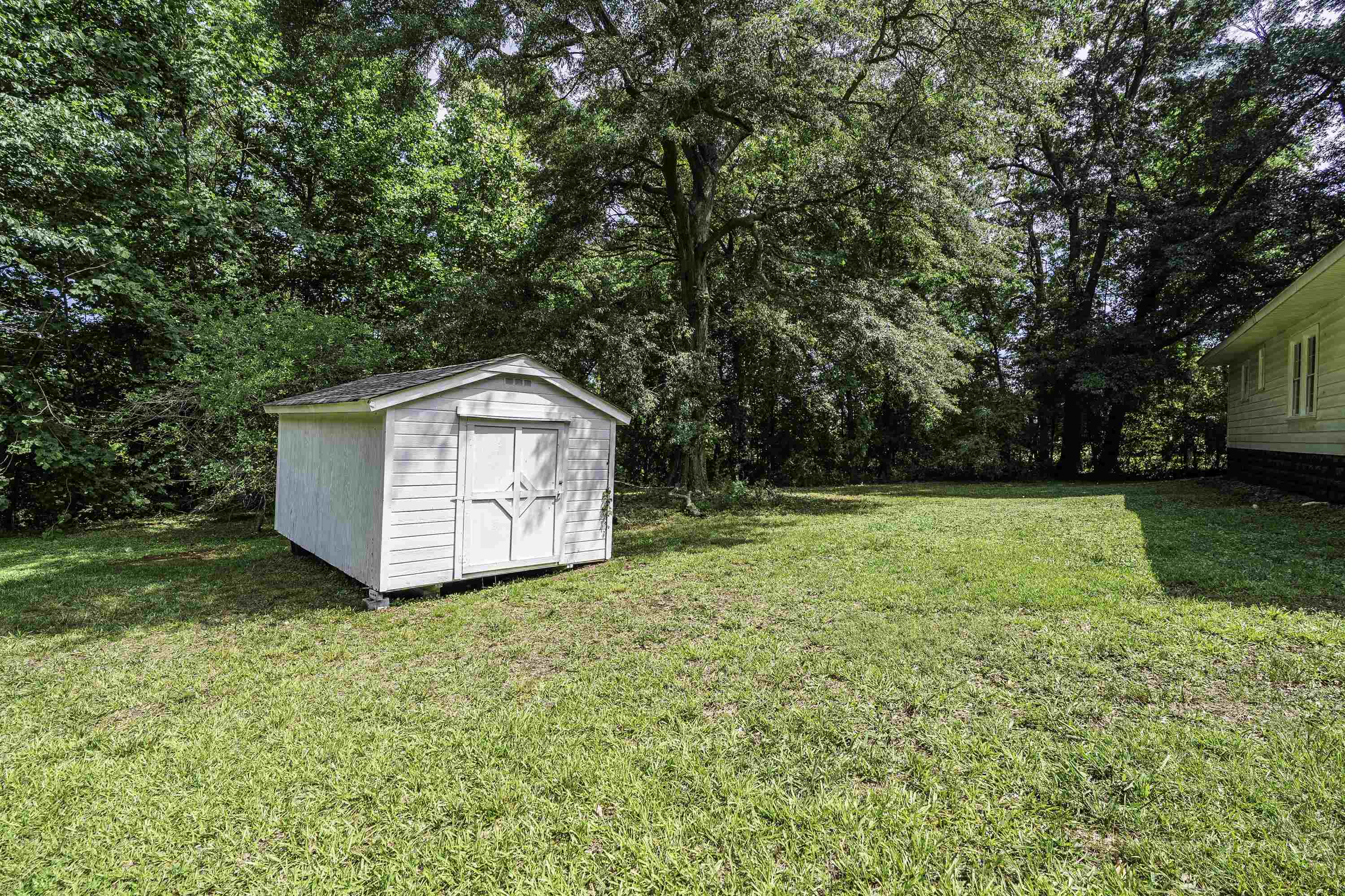 190 North Street Property Photo 37