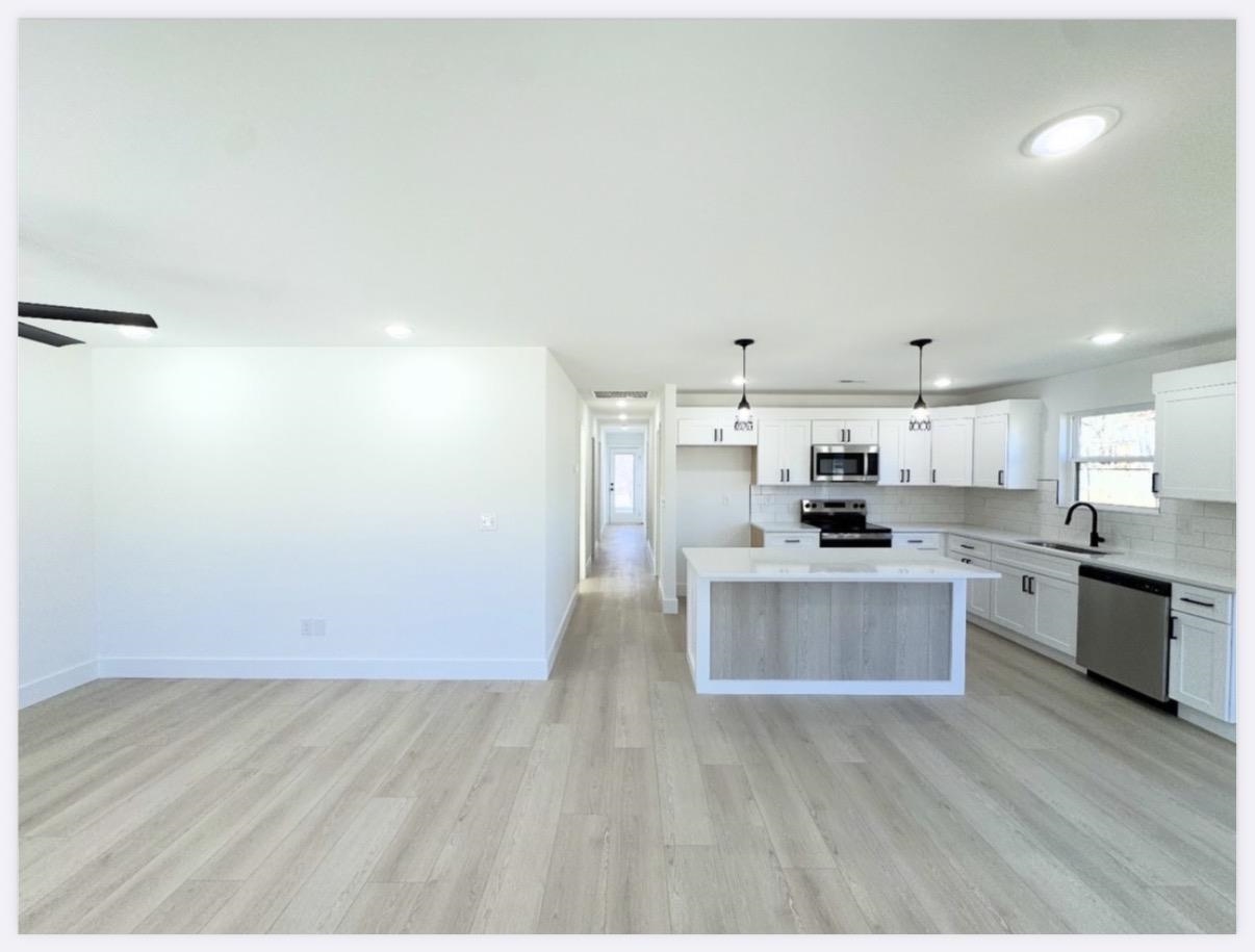 527 Poole Street Property Photo 3