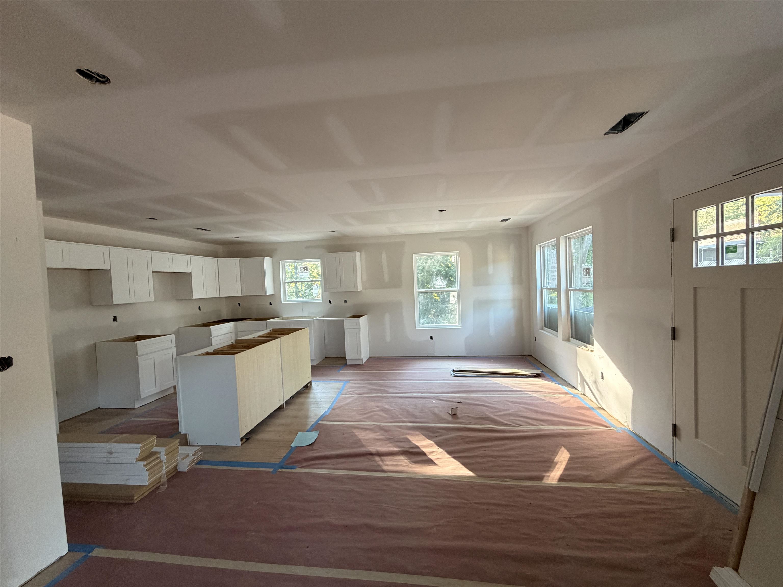 527 Poole Street Property Photo 8
