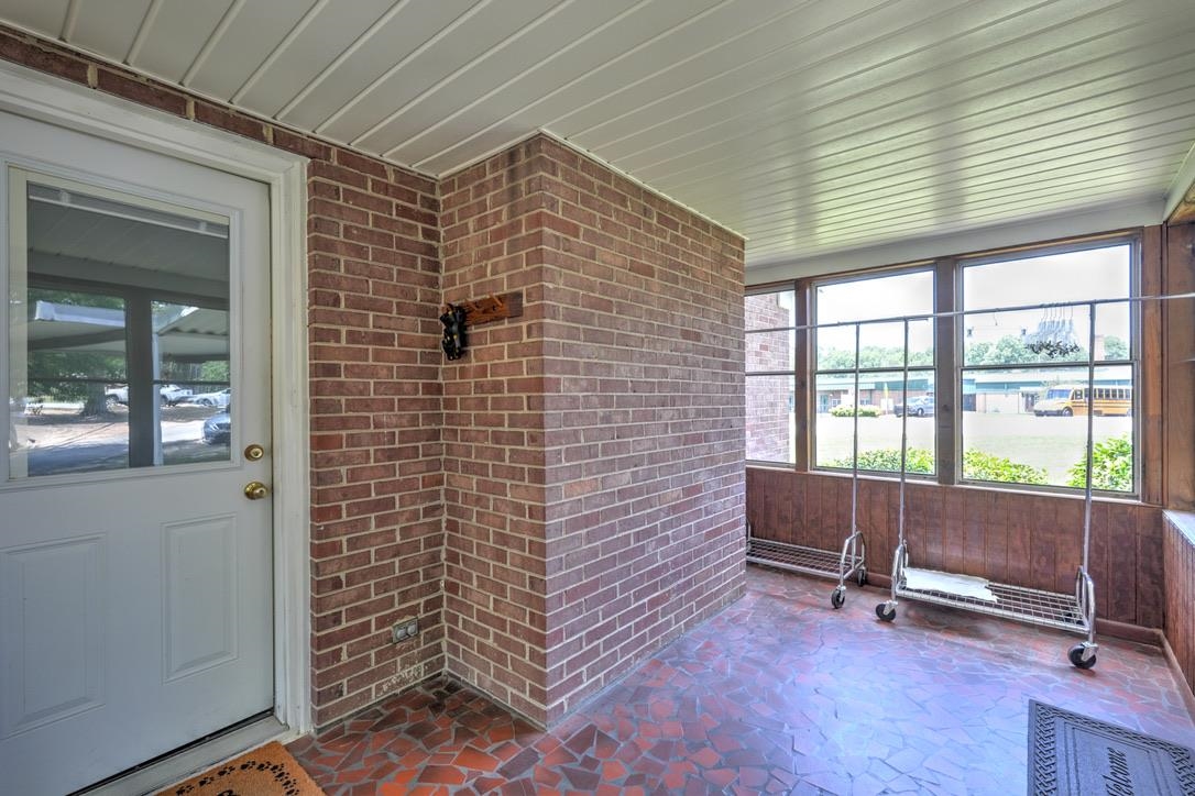 902 Arthur Boulevard Property Photo 7