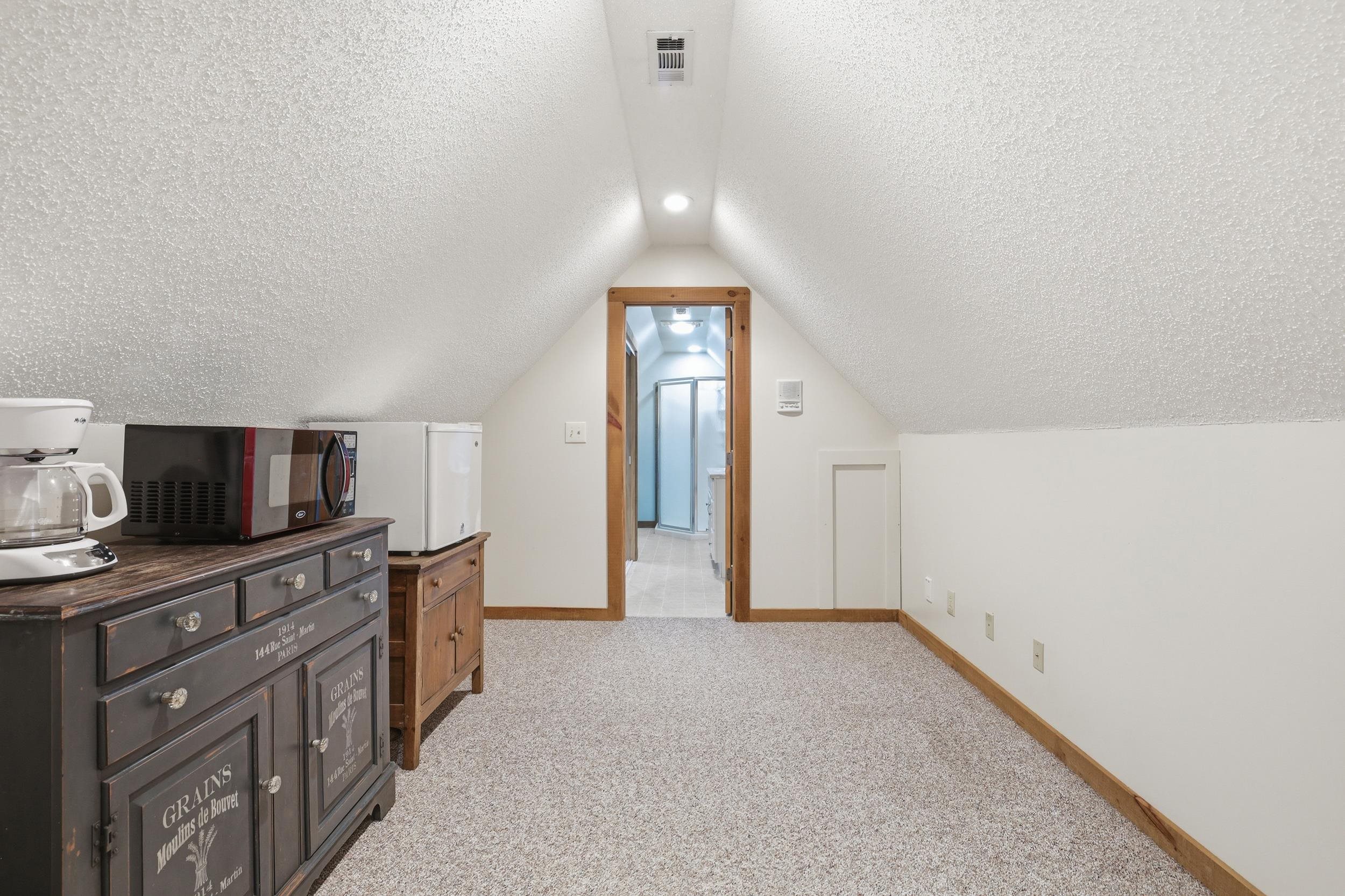 455 Hindman Road Property Photo 28